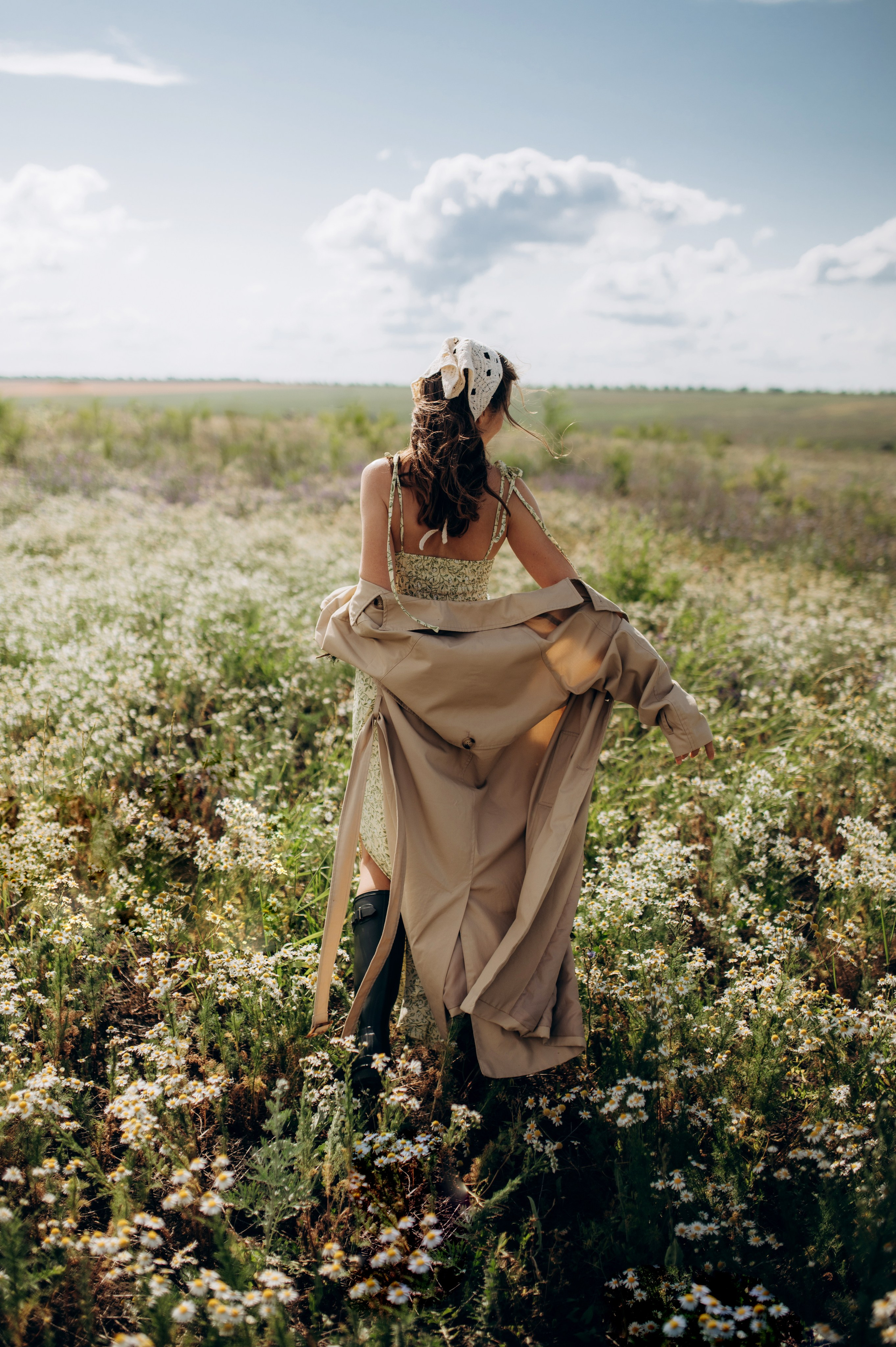 Оля и ромашки. Фотограф Мария Стрелкова