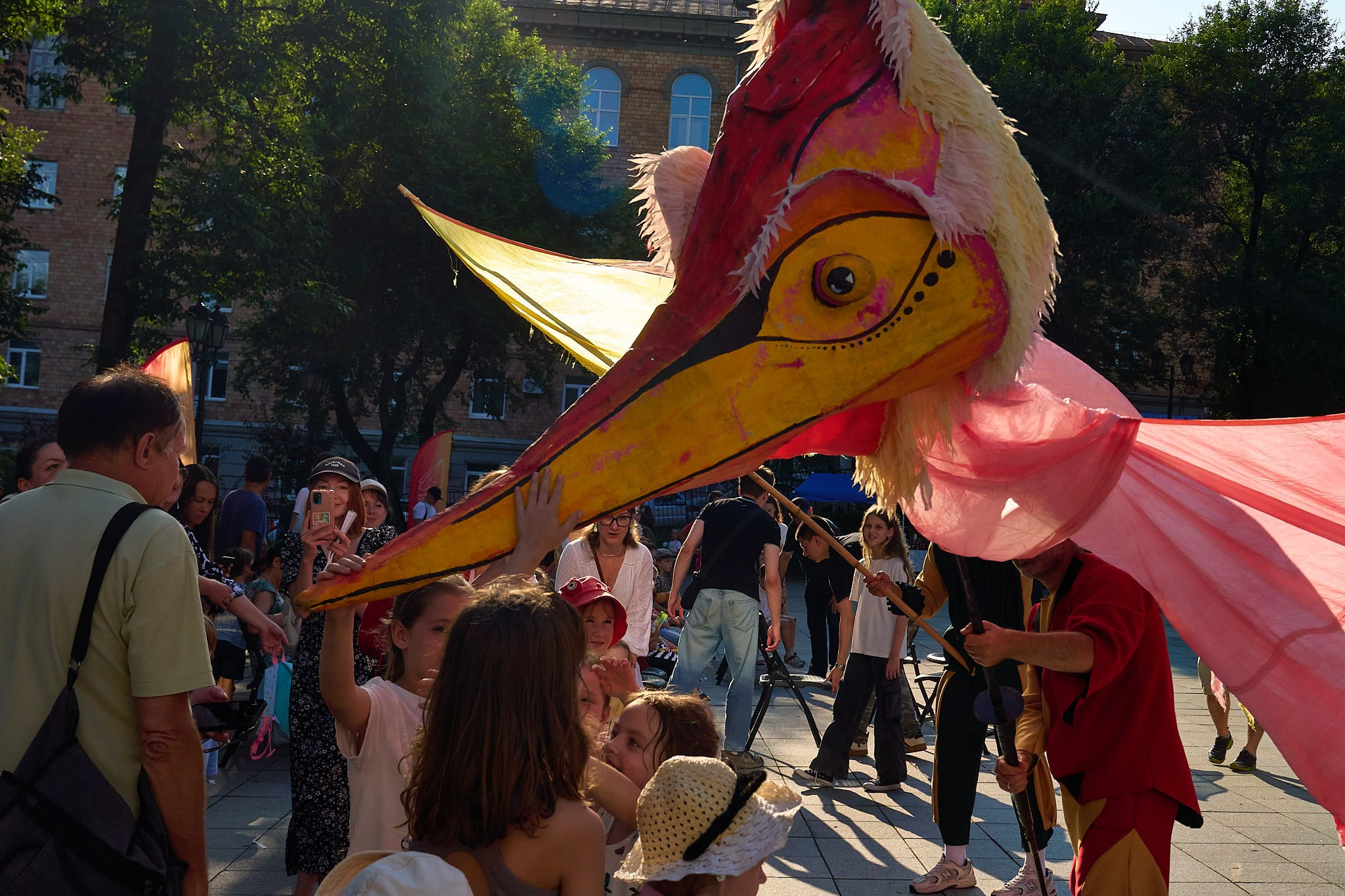 Уличный театр Владивосток. Профессиональный репортажный фотограф Инесса Иминова
