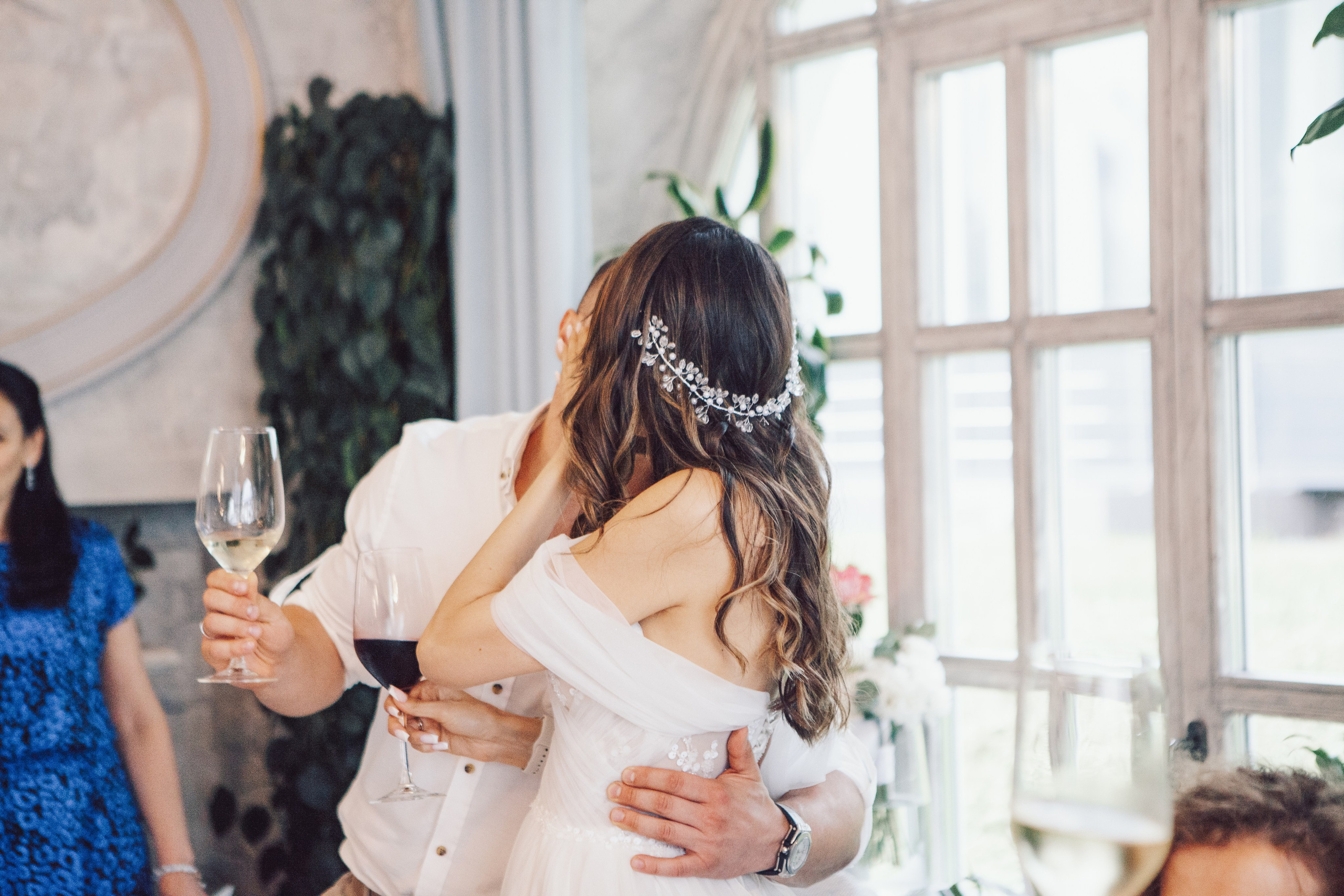 Молодожены в павильоне космонавтики и авиации №34 на вднх и в ресторане московское небо. Фотограф Ольга Ефремова