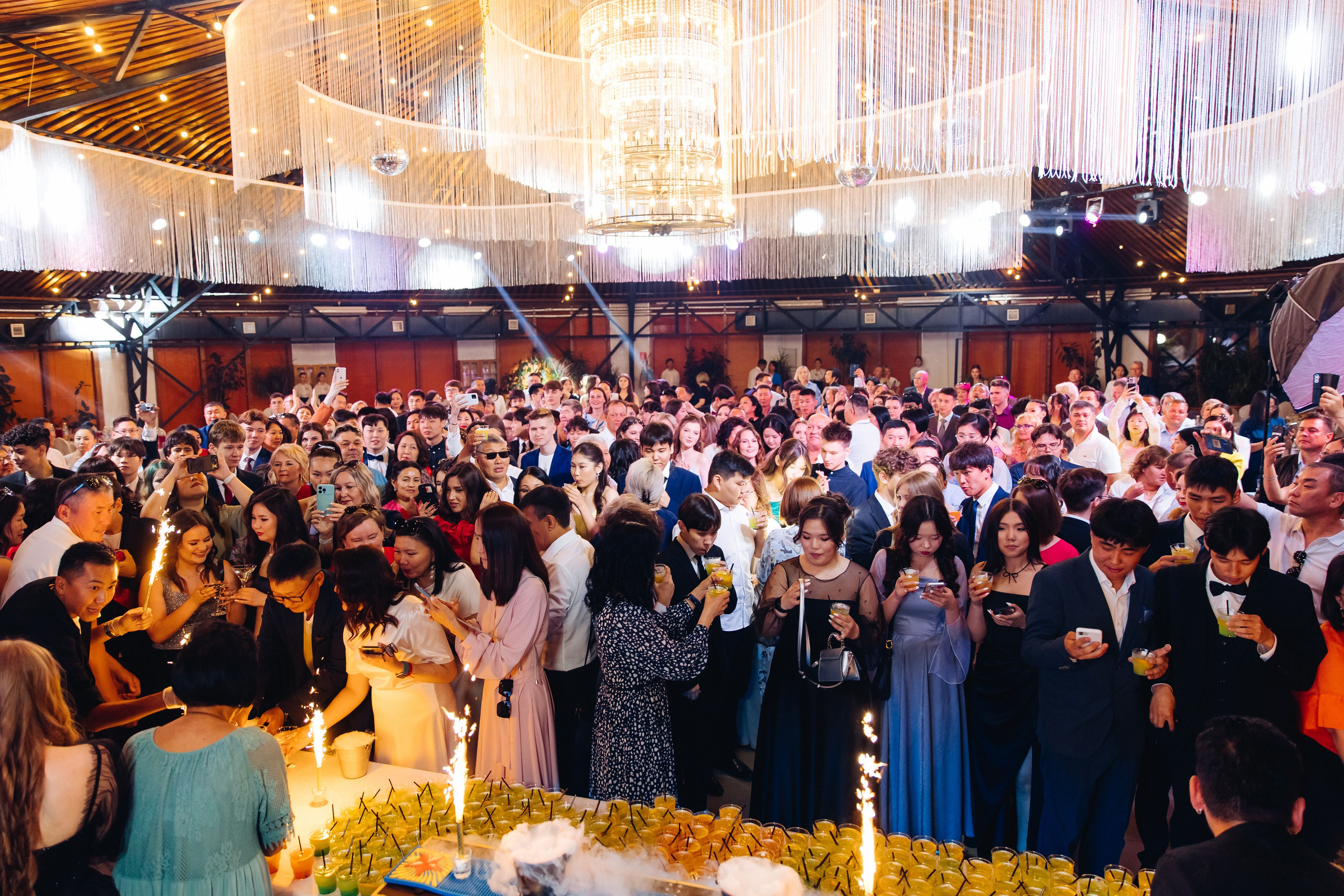 Выпускной вечер. 49 школа. Баран на корове. Свадебный и семейный фотограф в Улан-Удэ