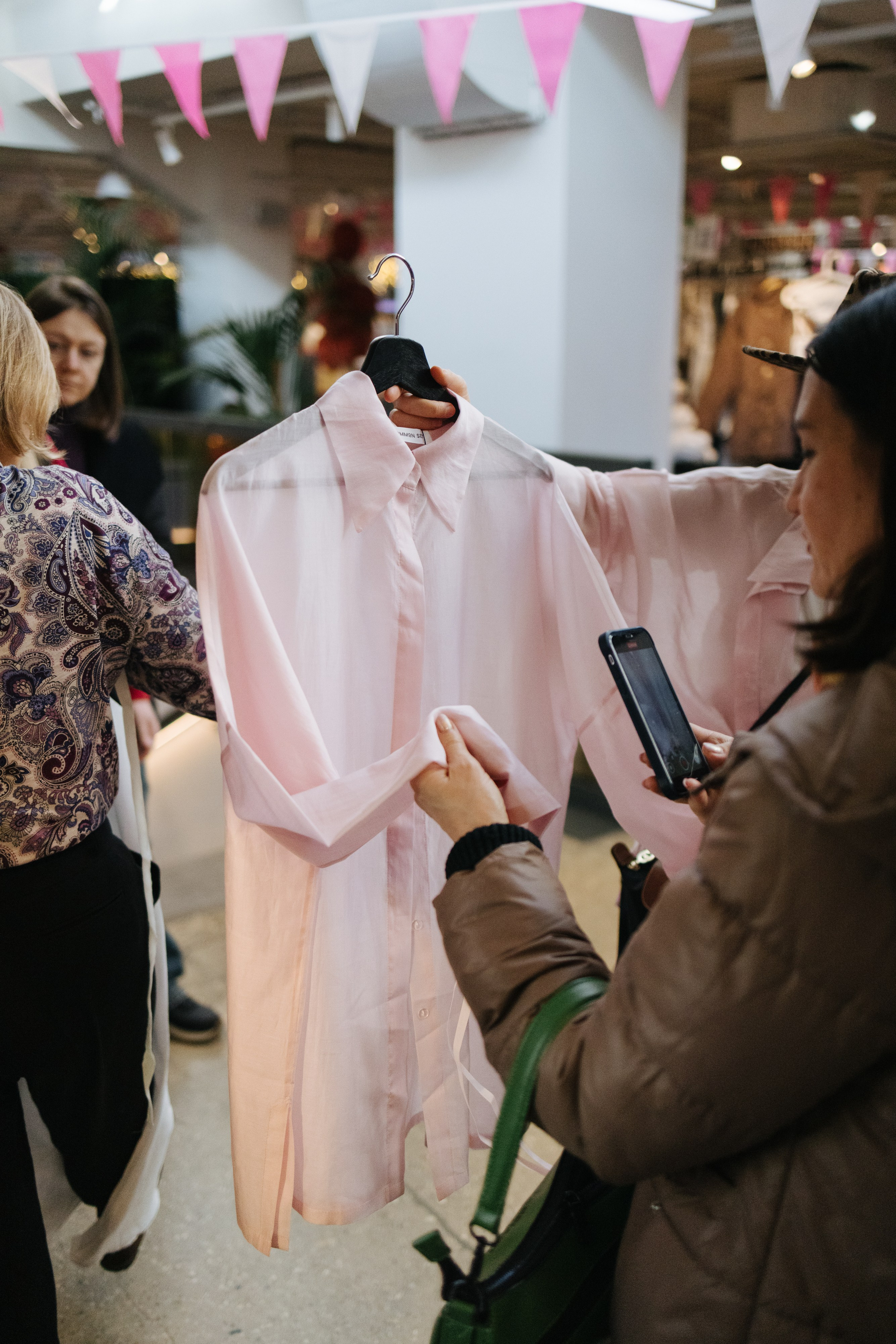 7–8 марта 2025 в пространстве «Три вокзала. Депо» / День 2 / фото Валерий Белобеев. Фотоотчеты «Ламбада-маркета»