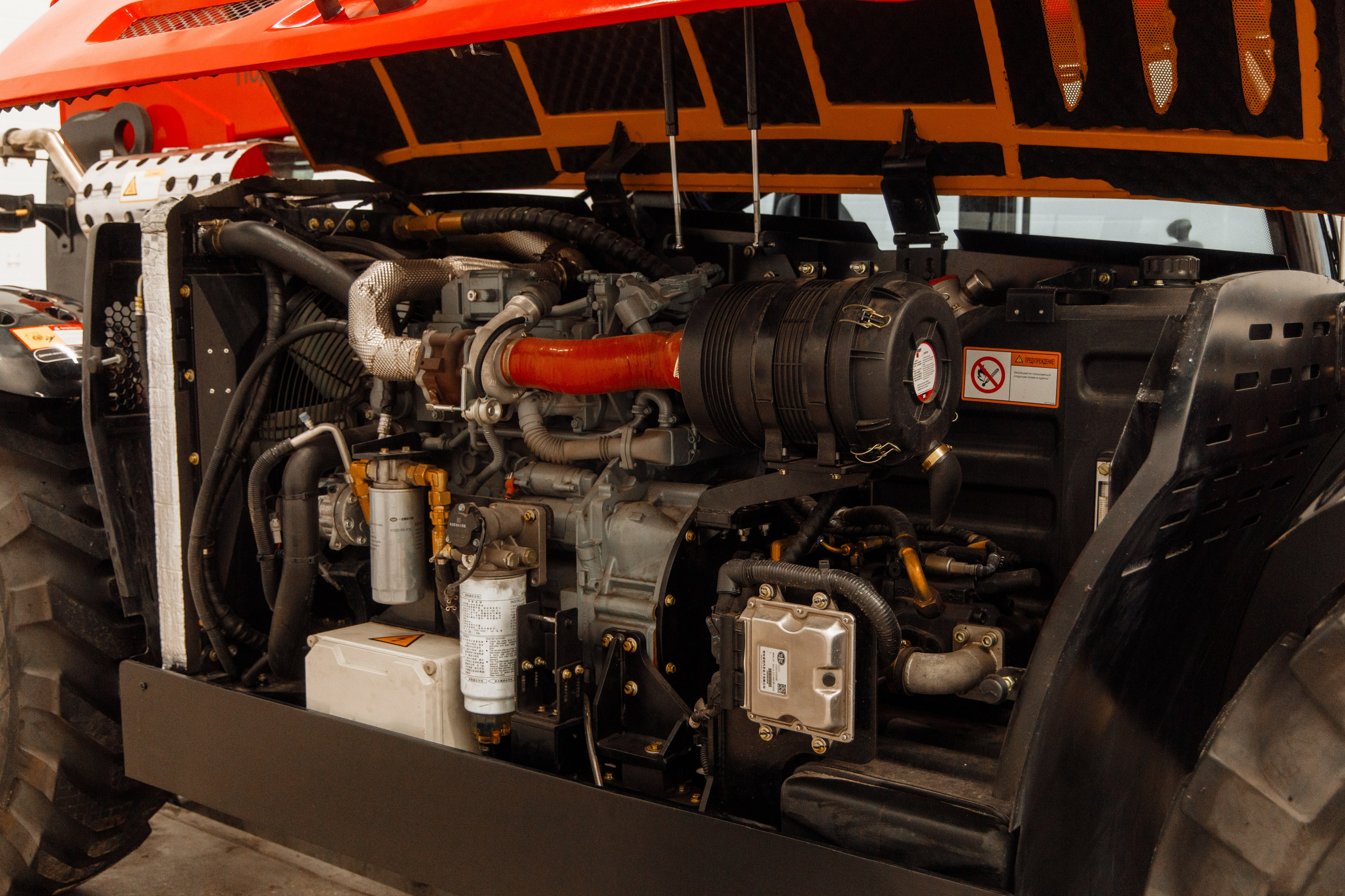 Фото телеск. погр. Weheavy WF4014. Продажа и обслуживание грузовой техники и спецтехники в г. Новосибирск компания СТИ