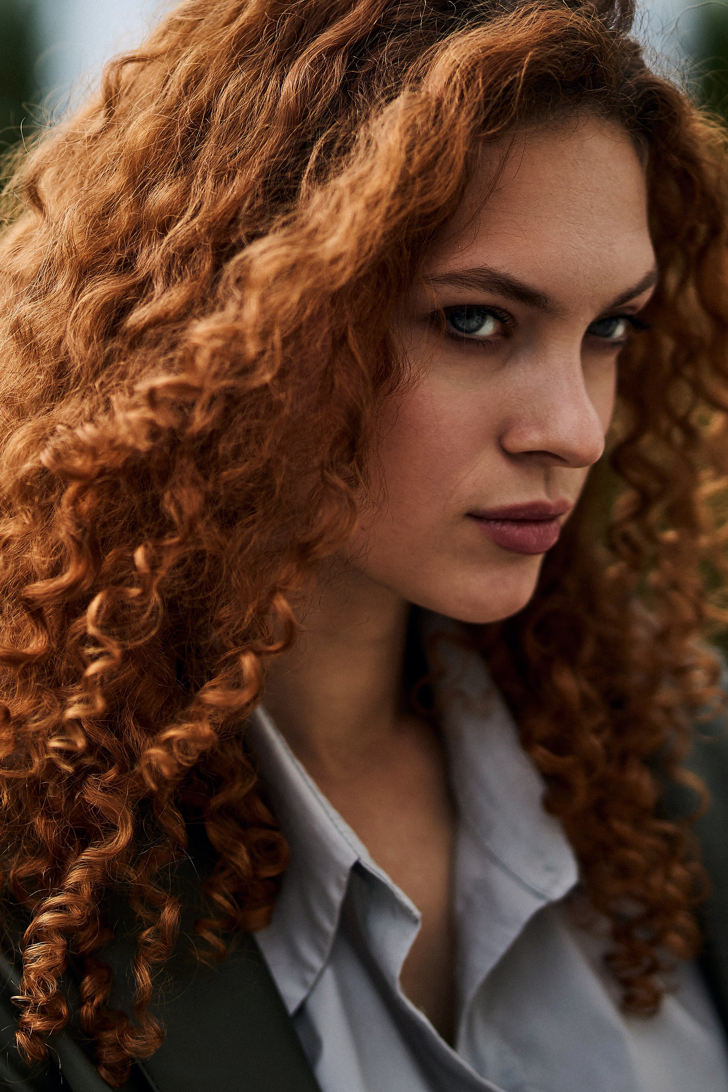 Женский портрет при естественном освещении