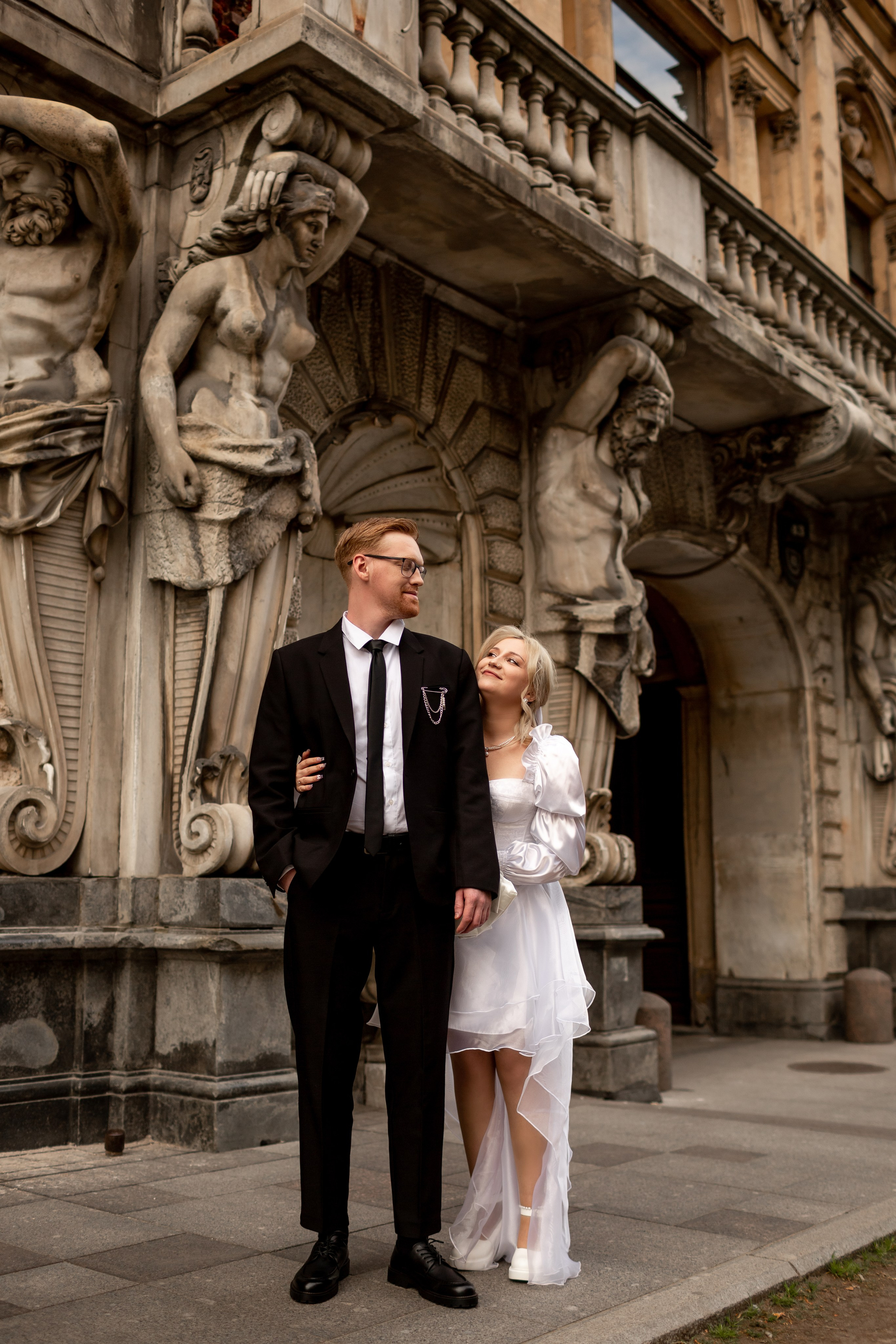 Свадебная фотопрогулка по улицам Петербурга. Свадебный фотограф Кирилл Белый