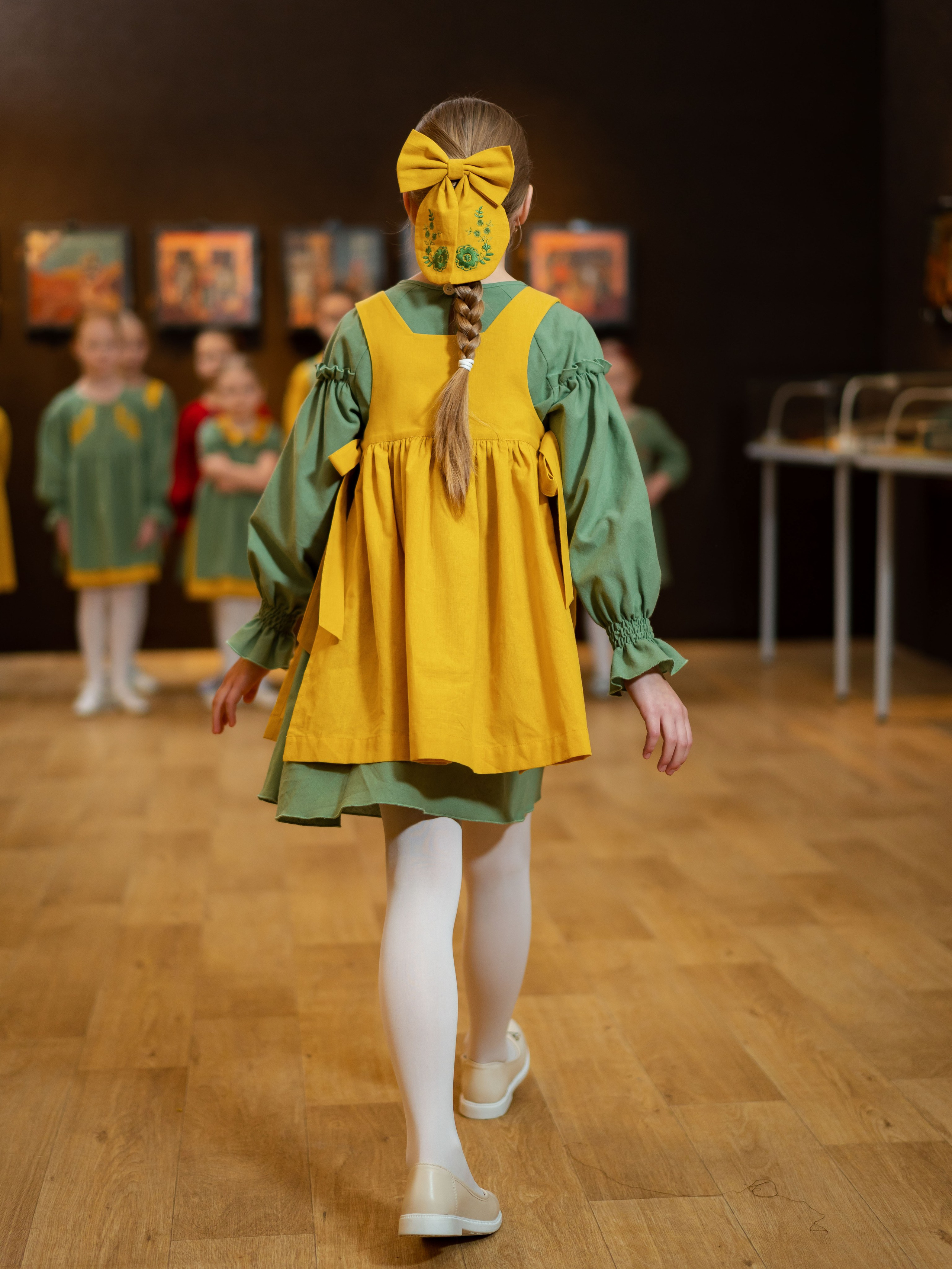 Показ одежды в рамках выставки «105. Лучшее». Фотограф Москва