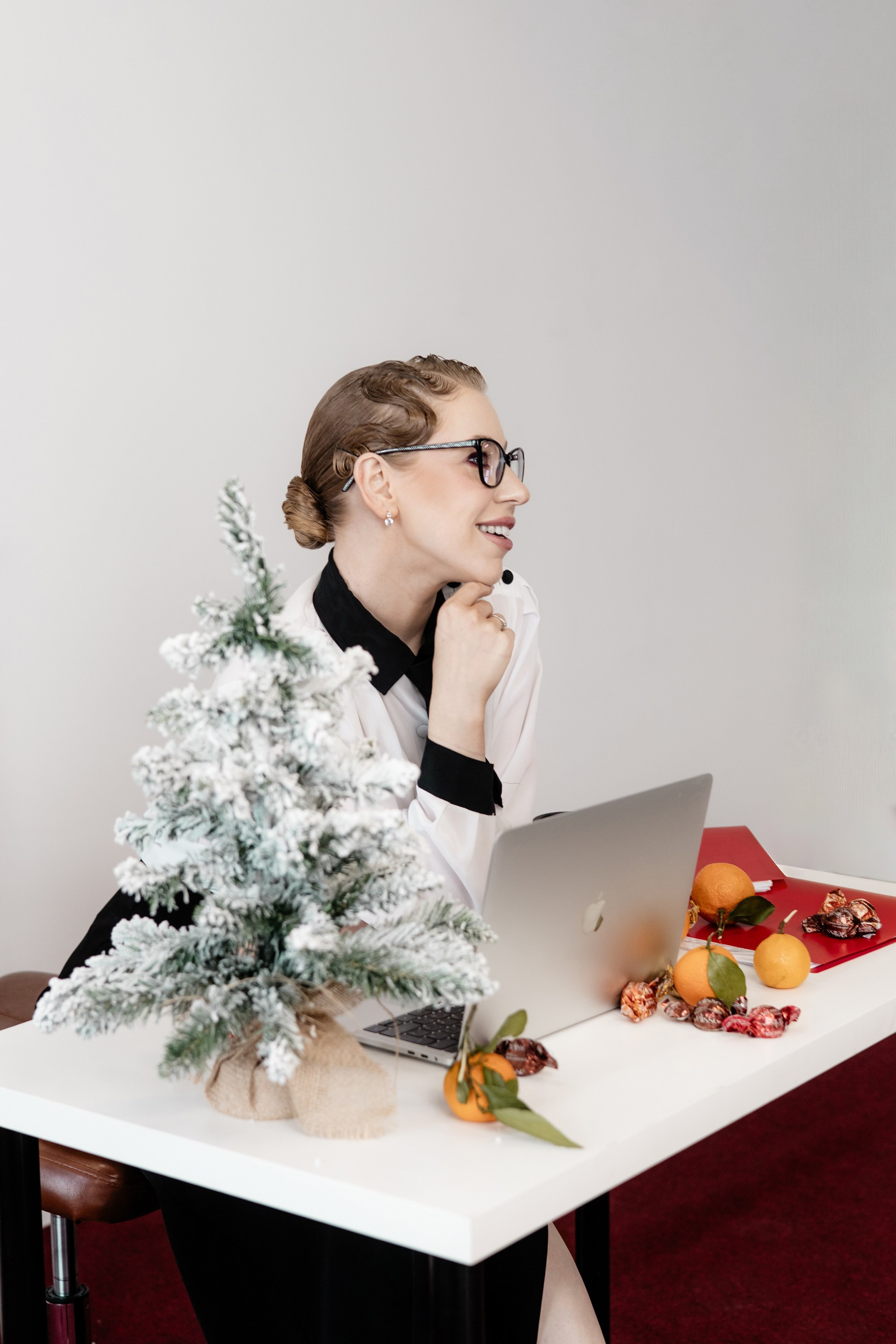 Дарья — new year office core