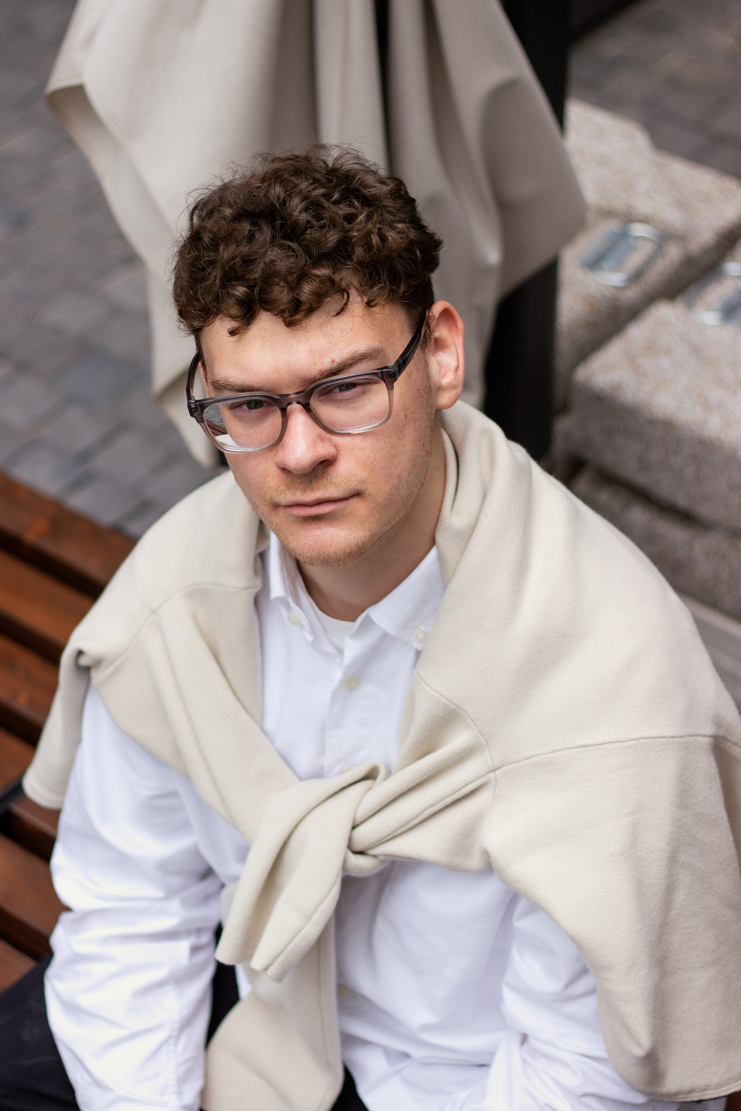 Илья в Бизнес-центе Аквамарин. Портретный фотограф Москва Юлия Трякина