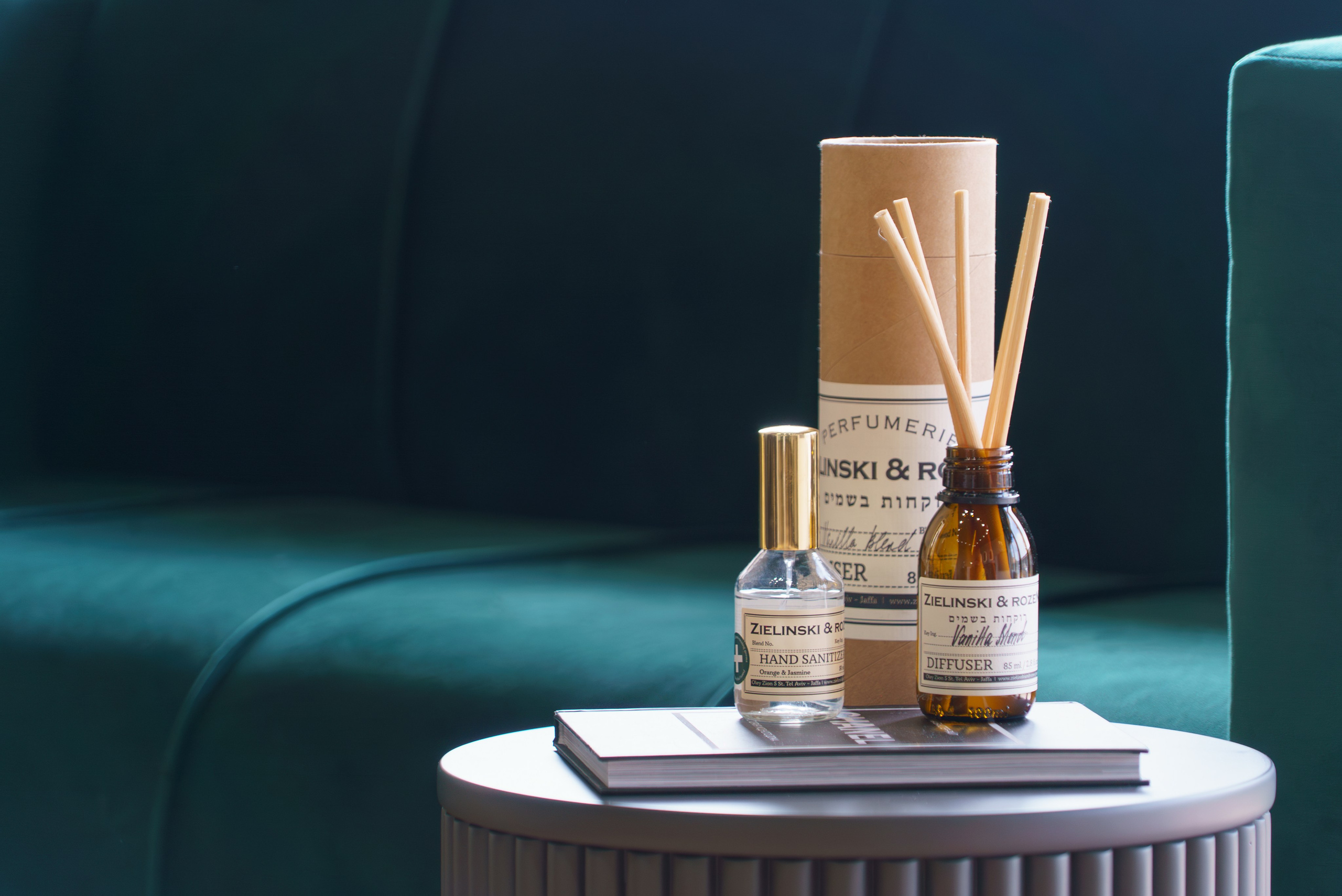 Профессиональная интерьерная фото и видео съемка студий красоты Яркая интерьерная фотосъемка для бьюти-коворкинга и студий. Шедевры для Вас! Фотограф и Видеограф в Краснодаре Пахиев Руслан