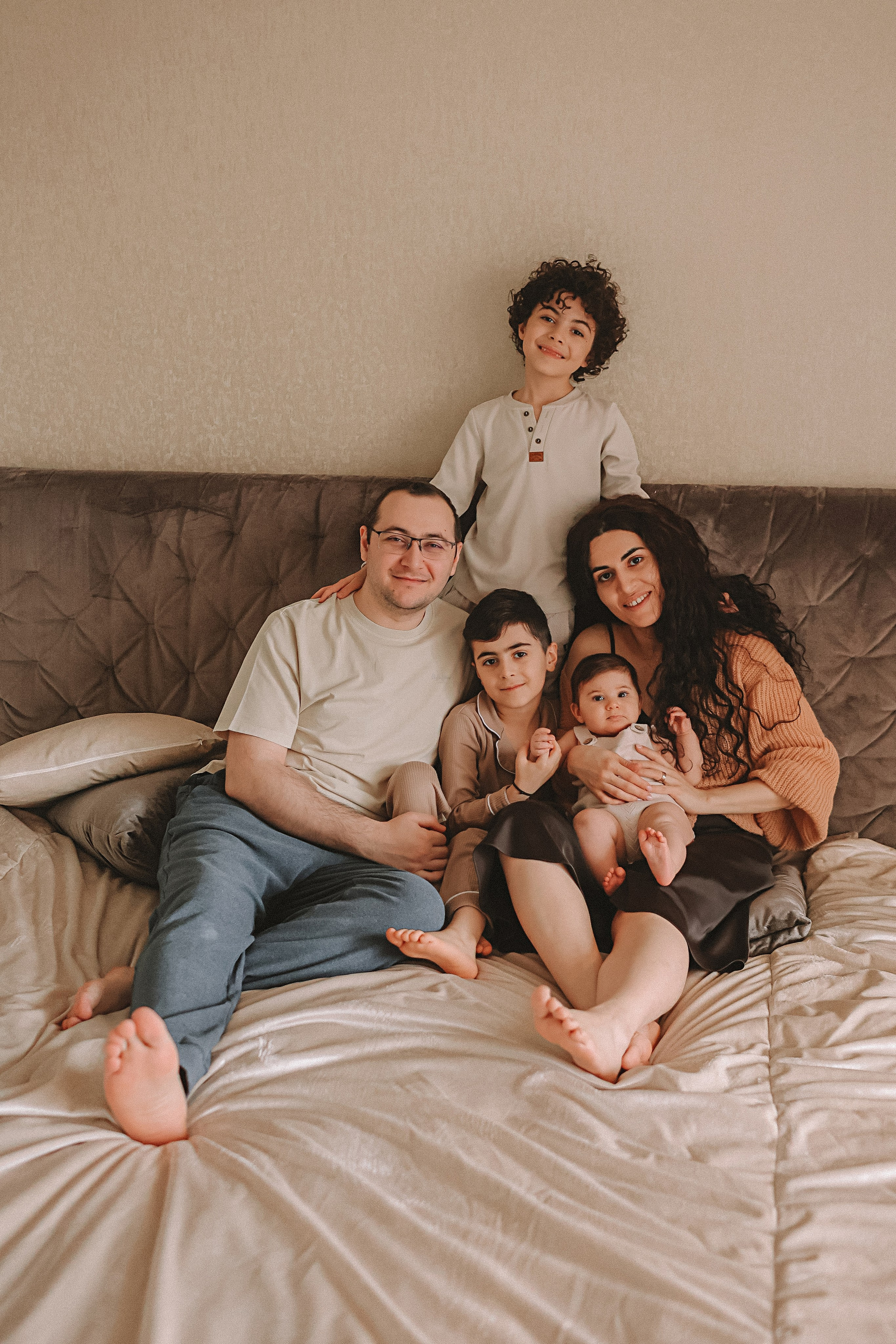 С малышкой. Семейный фотограф Тюмень, фотограф на роды Салмина Мария