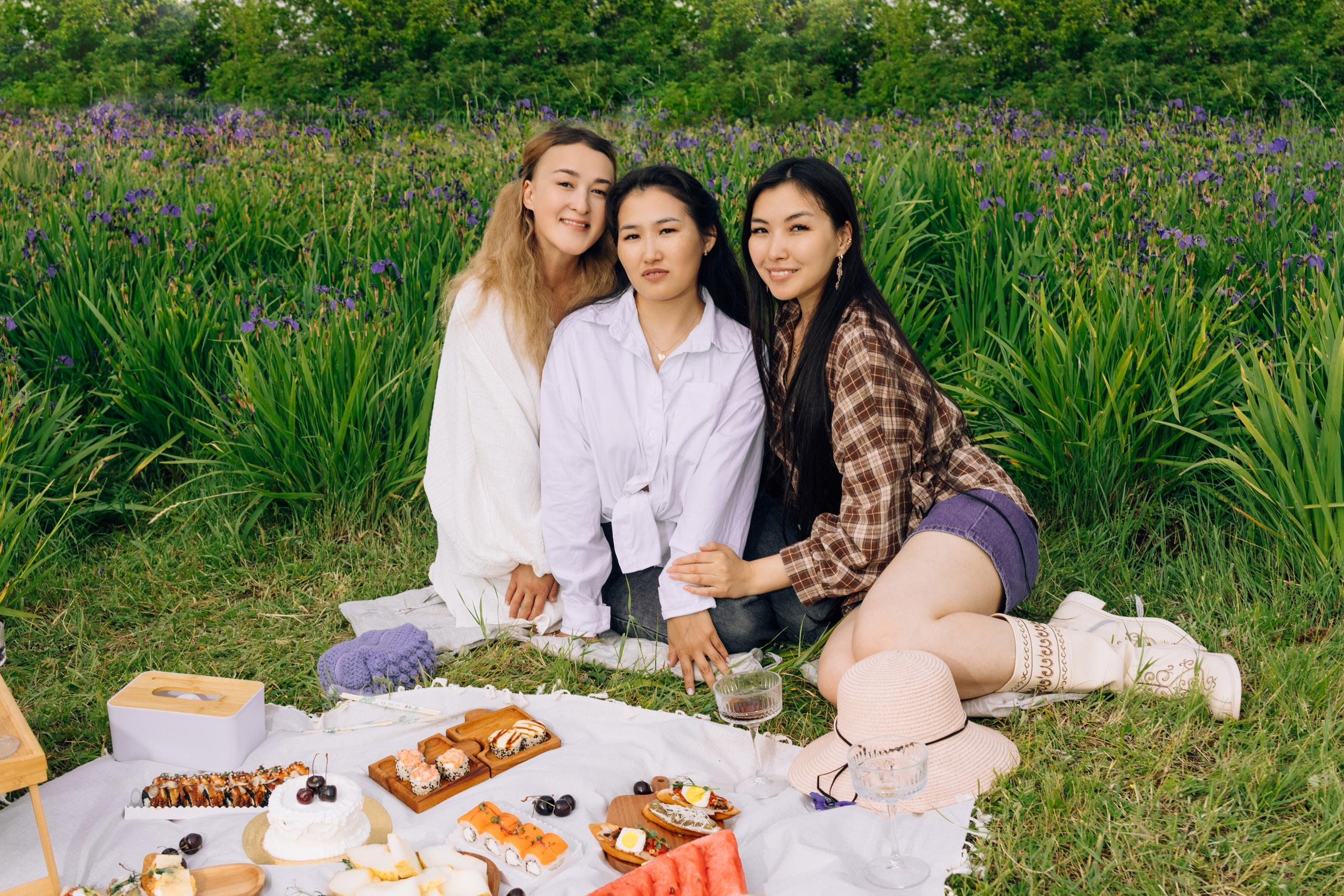 На ирисовом поле. Фотограф Якутск Зоя Николаева