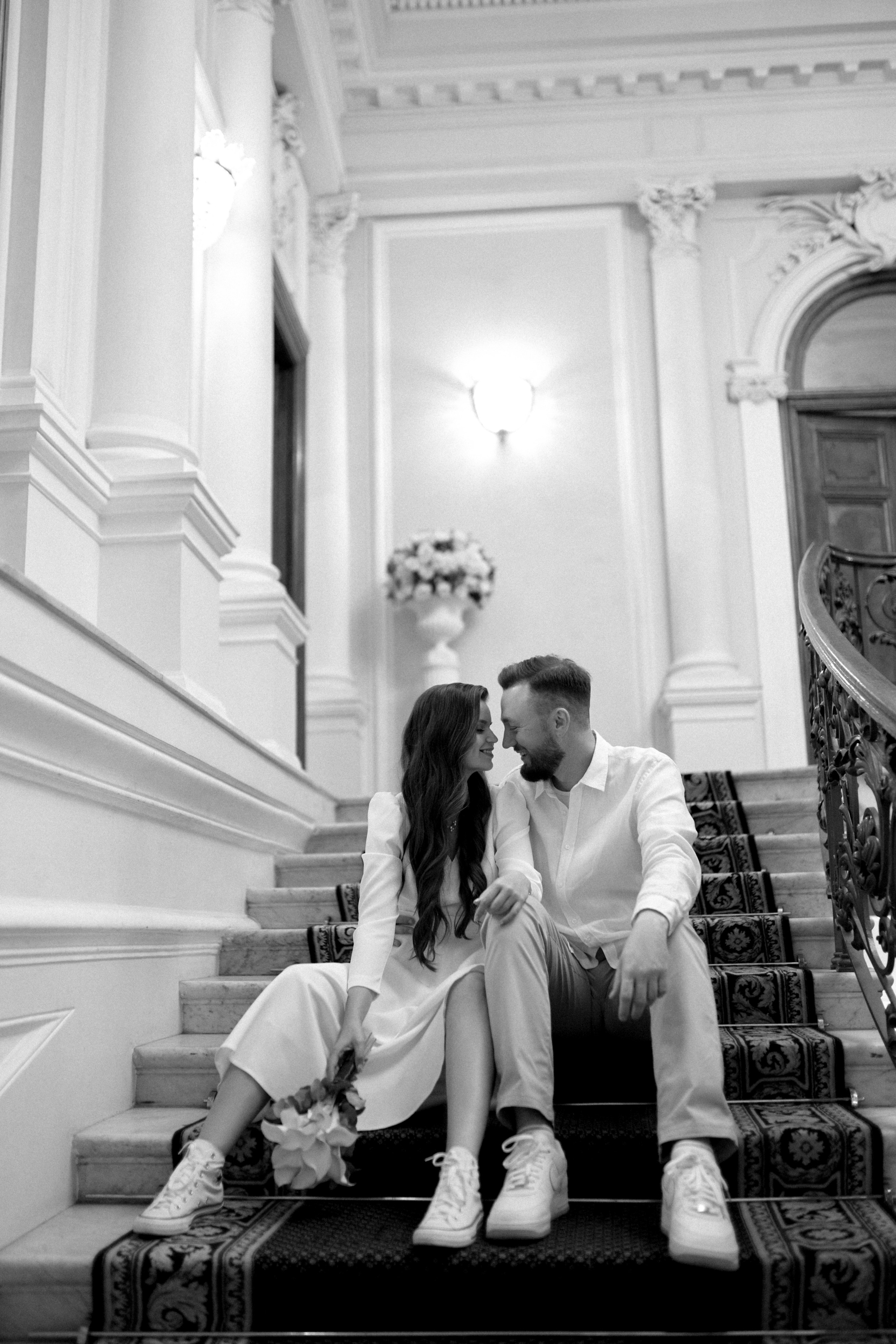 Летняя свадебная фотосессия на Чернышевской. Сестры Карабаза. Фотографы и ретушеры в Москве и Санкт-Петербурге