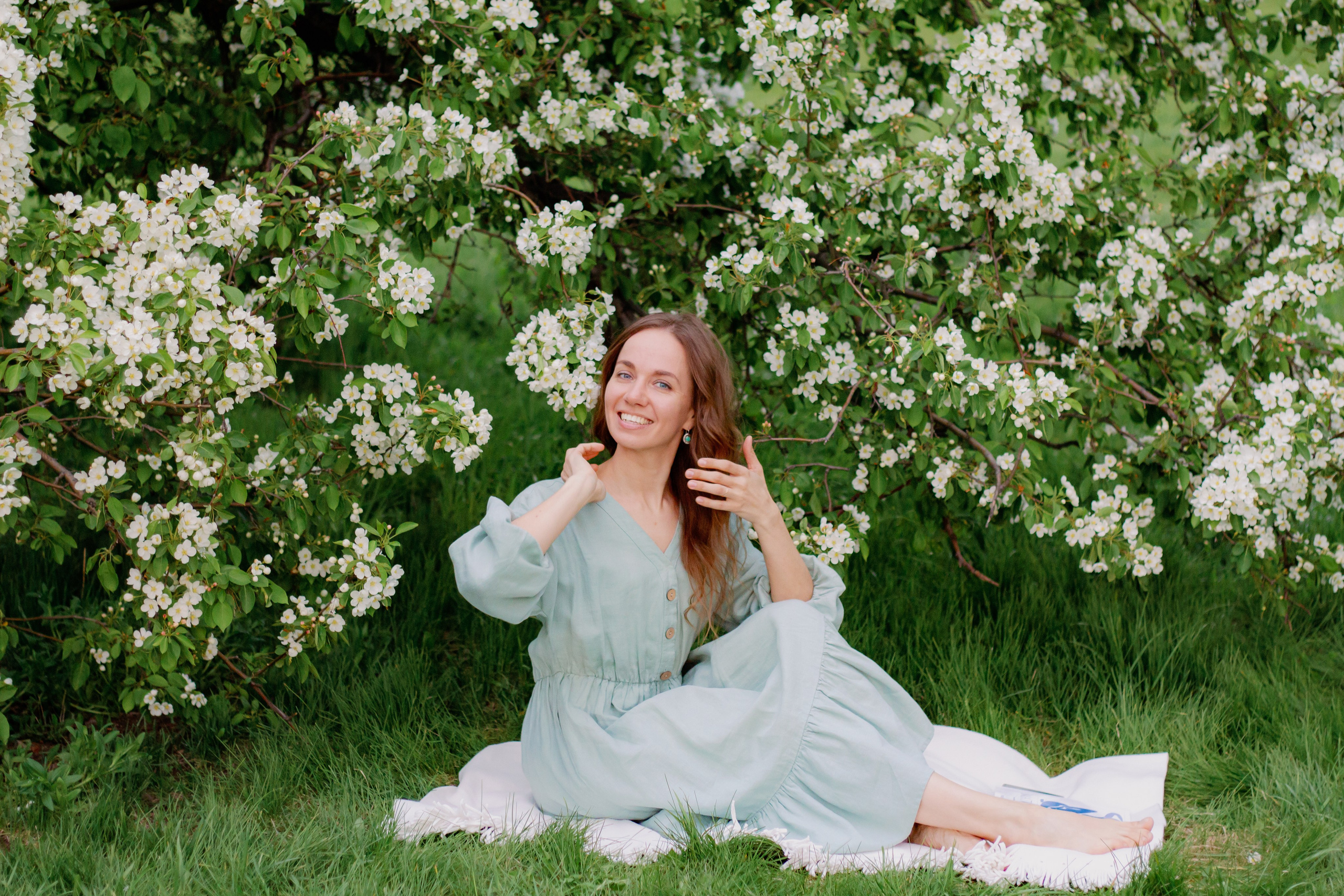 Фотосессия с цветущими яблонями, Екатеринбург. Фотопрогулка. Фотограф в Екатеринбурге Пойгина Елена