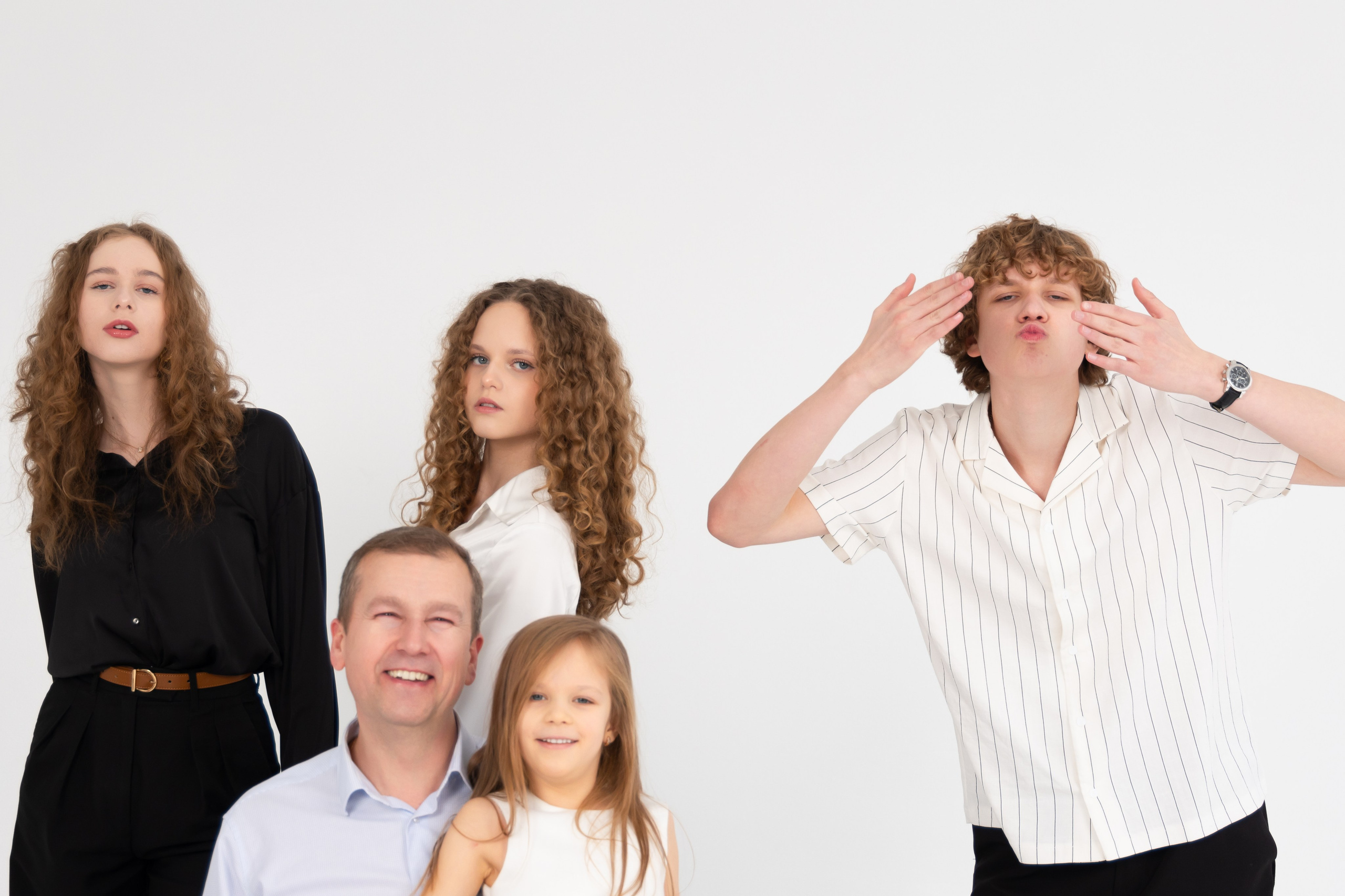 Давыдовых много не бывает! Семейная фотосессия в студии. Фотограф в Екатеринбурге Пойгина Елена