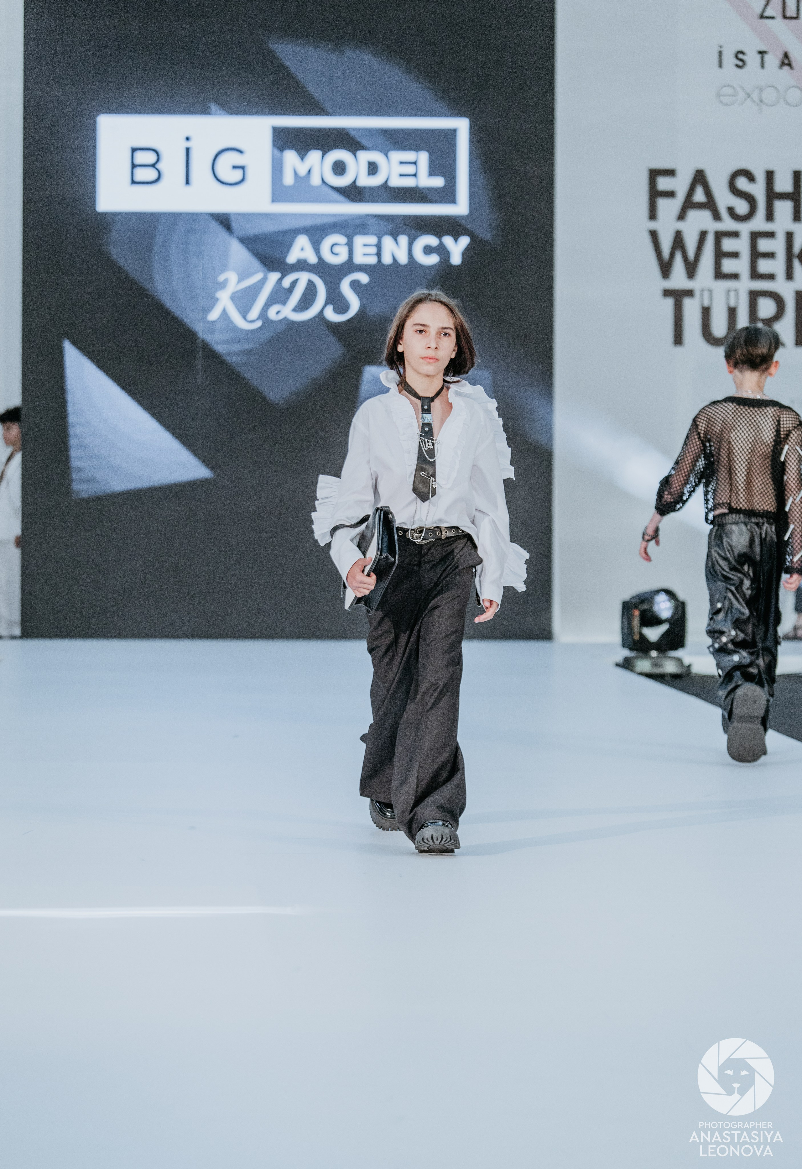 Fashion Week Türkiye [spring, 2025]. Anastasia Leonowa