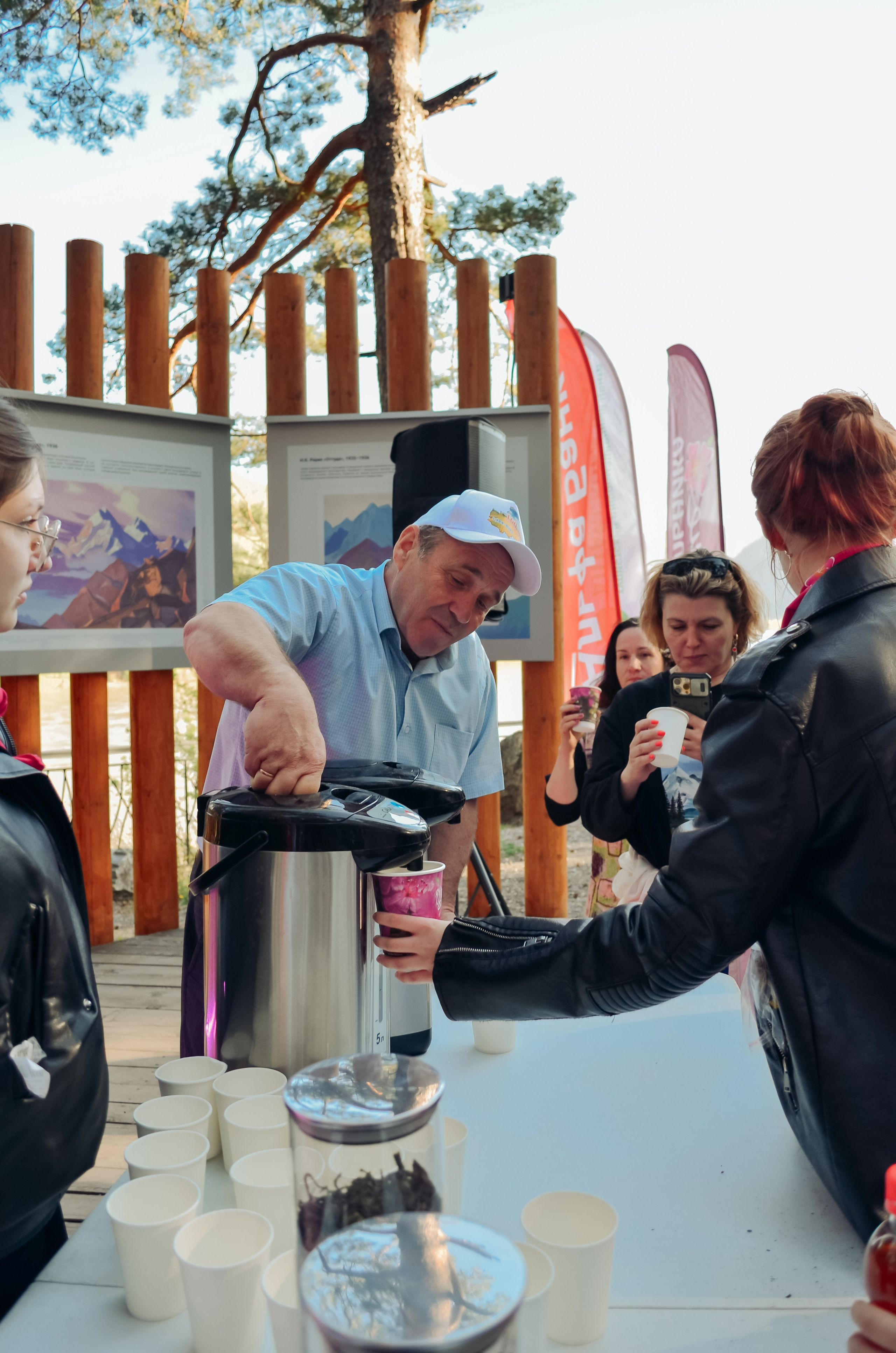 Фестиваль «Цветение Маральника на Алтае 2025». Фоторепортаж. Денисова Аля — фотограф для парных съемок и индивидуальных историй в Барнауле