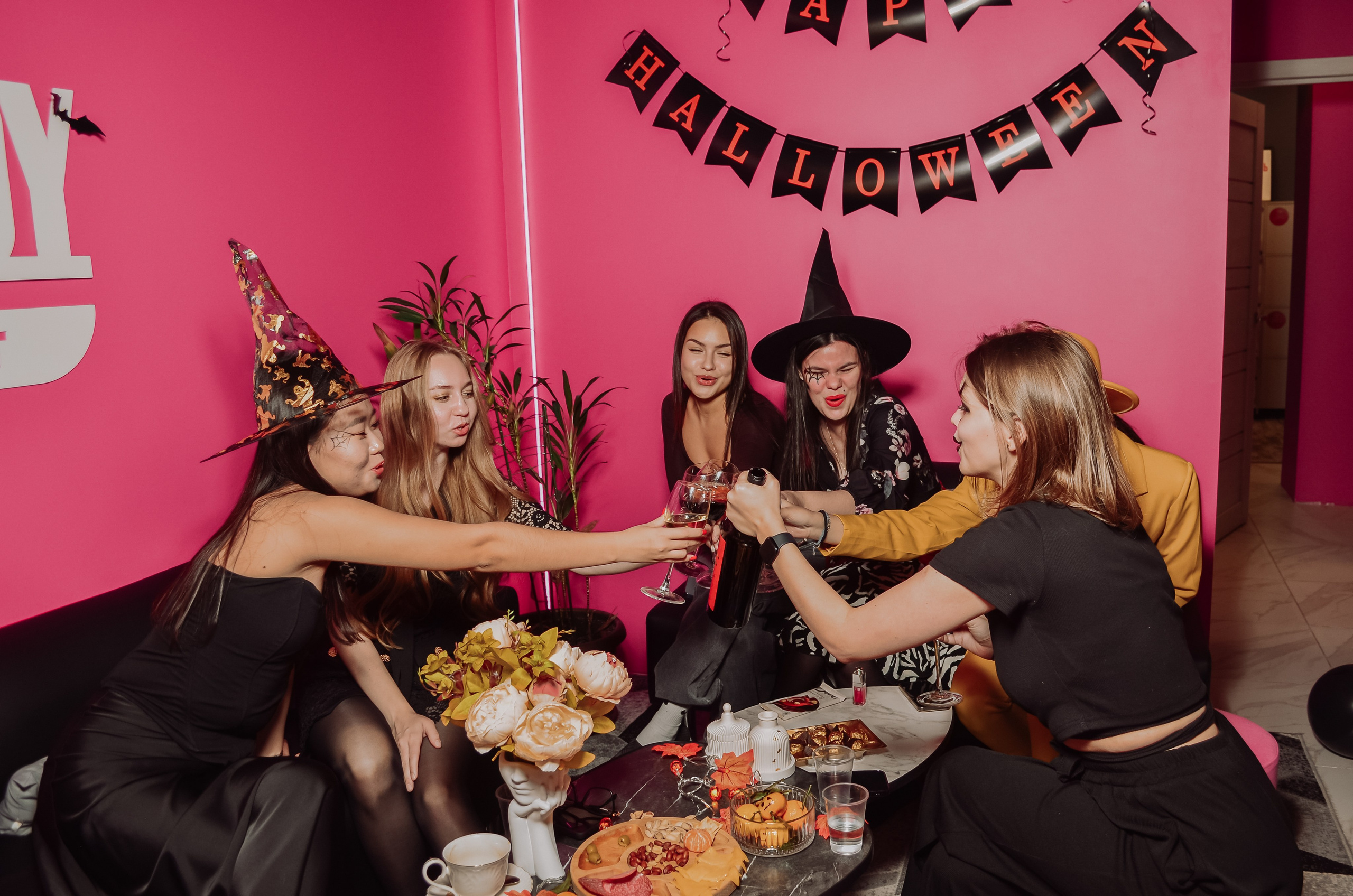 Фоторепортаж мероприятия в фитнес-клубе. Денисова Аля — фотограф для парных съемок и индивидуальных историй в Барнауле