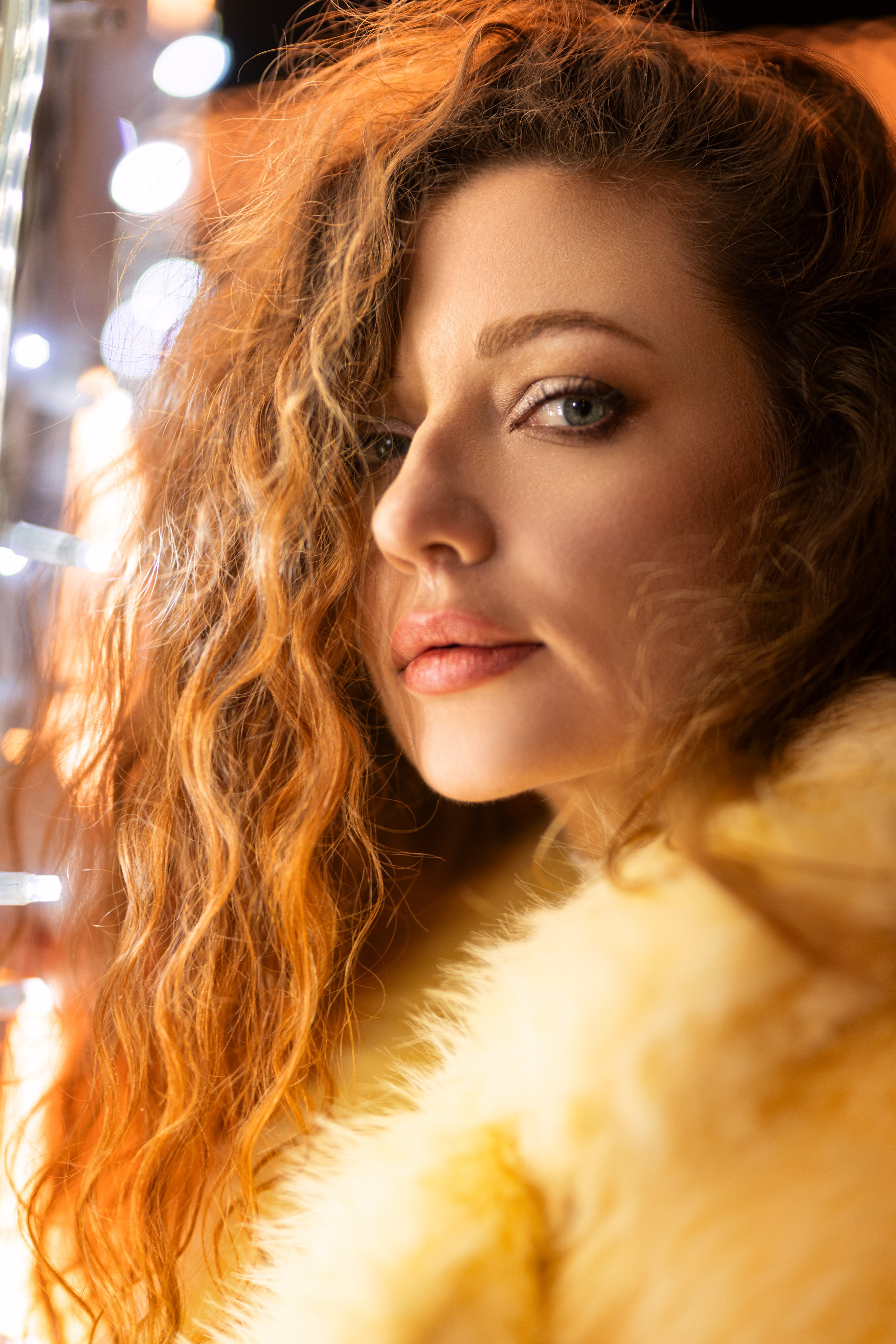 Ночная новогодняя фотосессия у праздничной елки