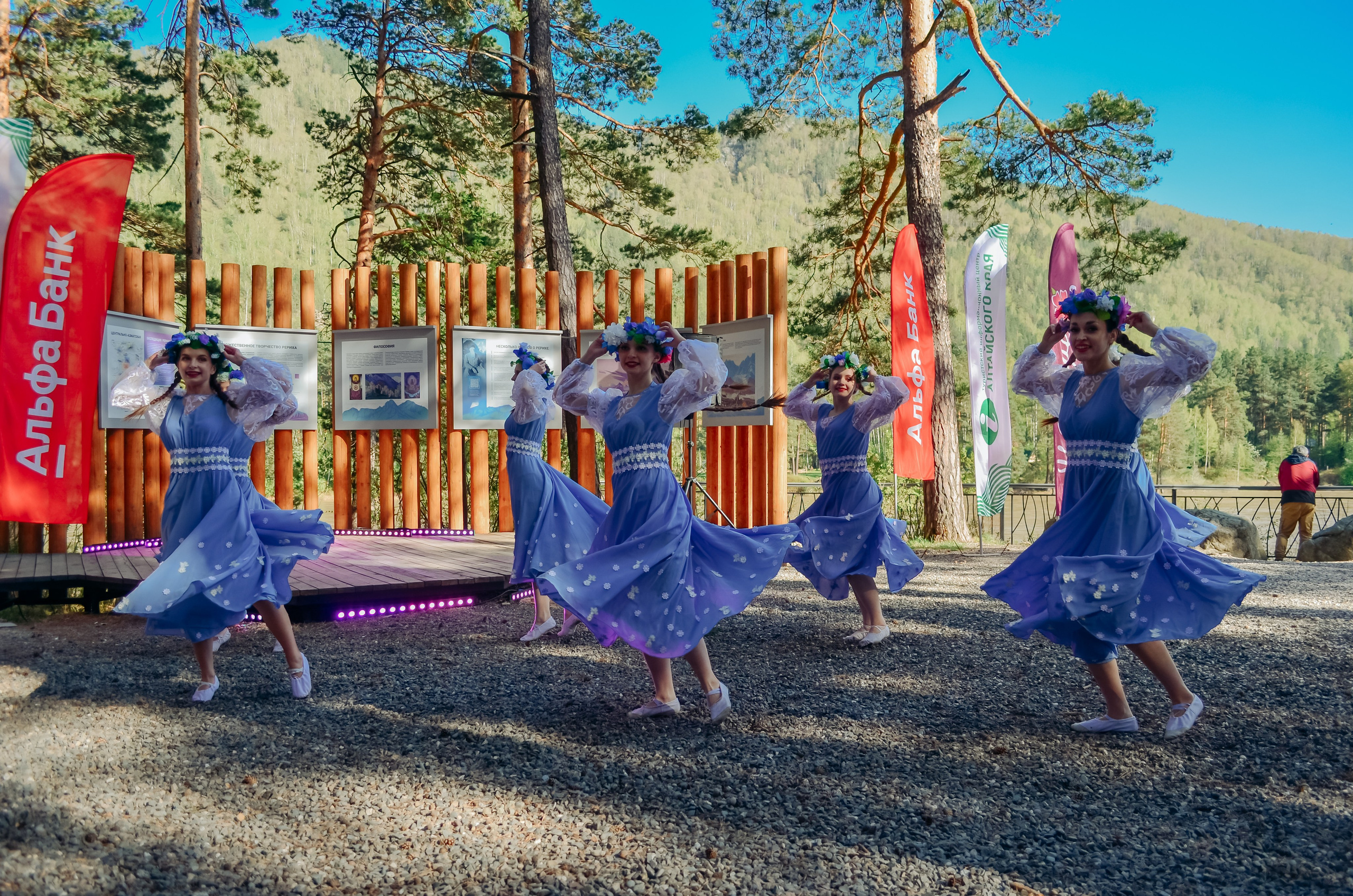 Фестиваль «Цветение Маральника на Алтае 2025». Фоторепортаж. Денисова Аля — фотограф для парных съемок и индивидуальных историй в Барнауле