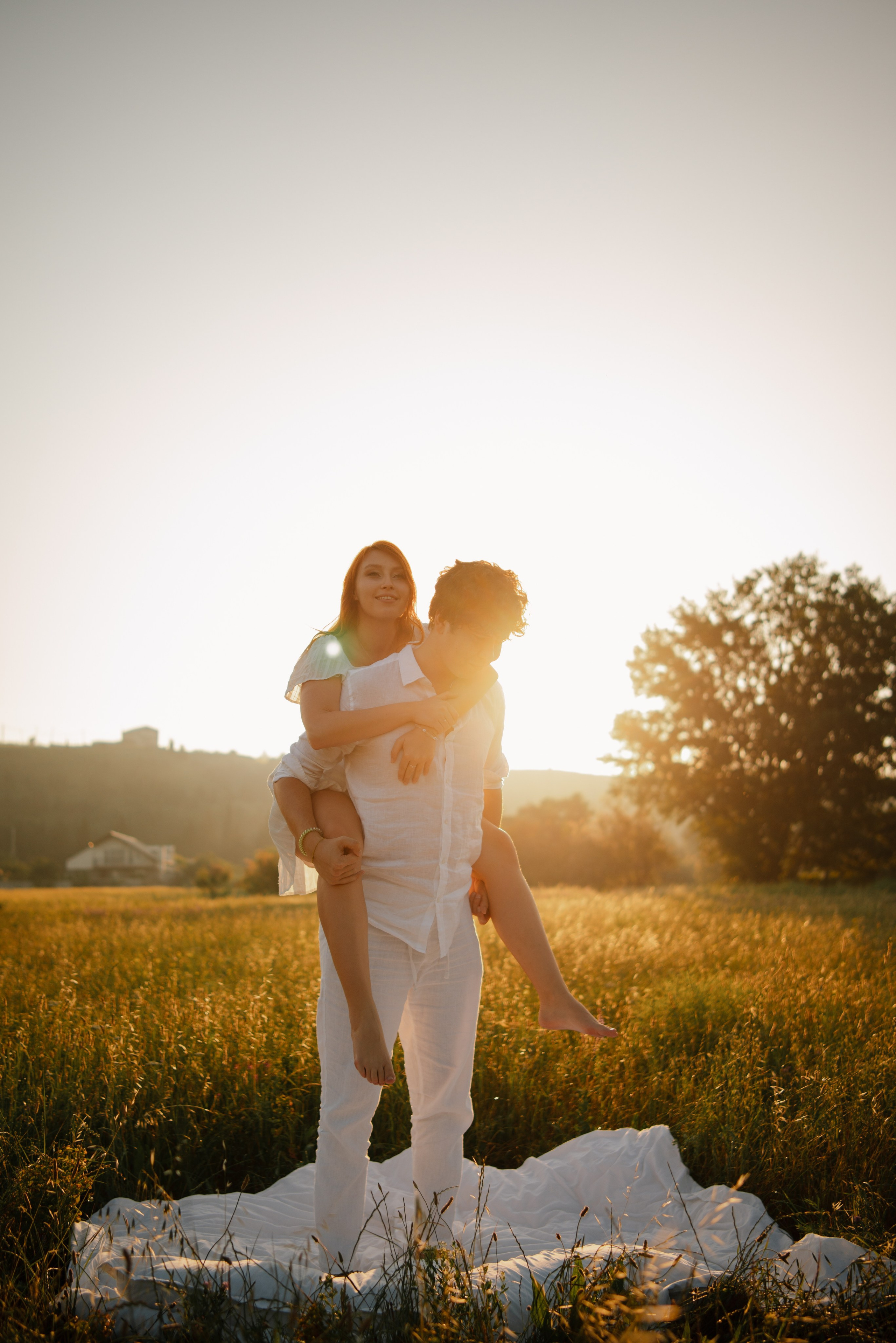 Парная фотосессия на природе. Портретный и свадебный фотограф в Тбилиси • xeniqo