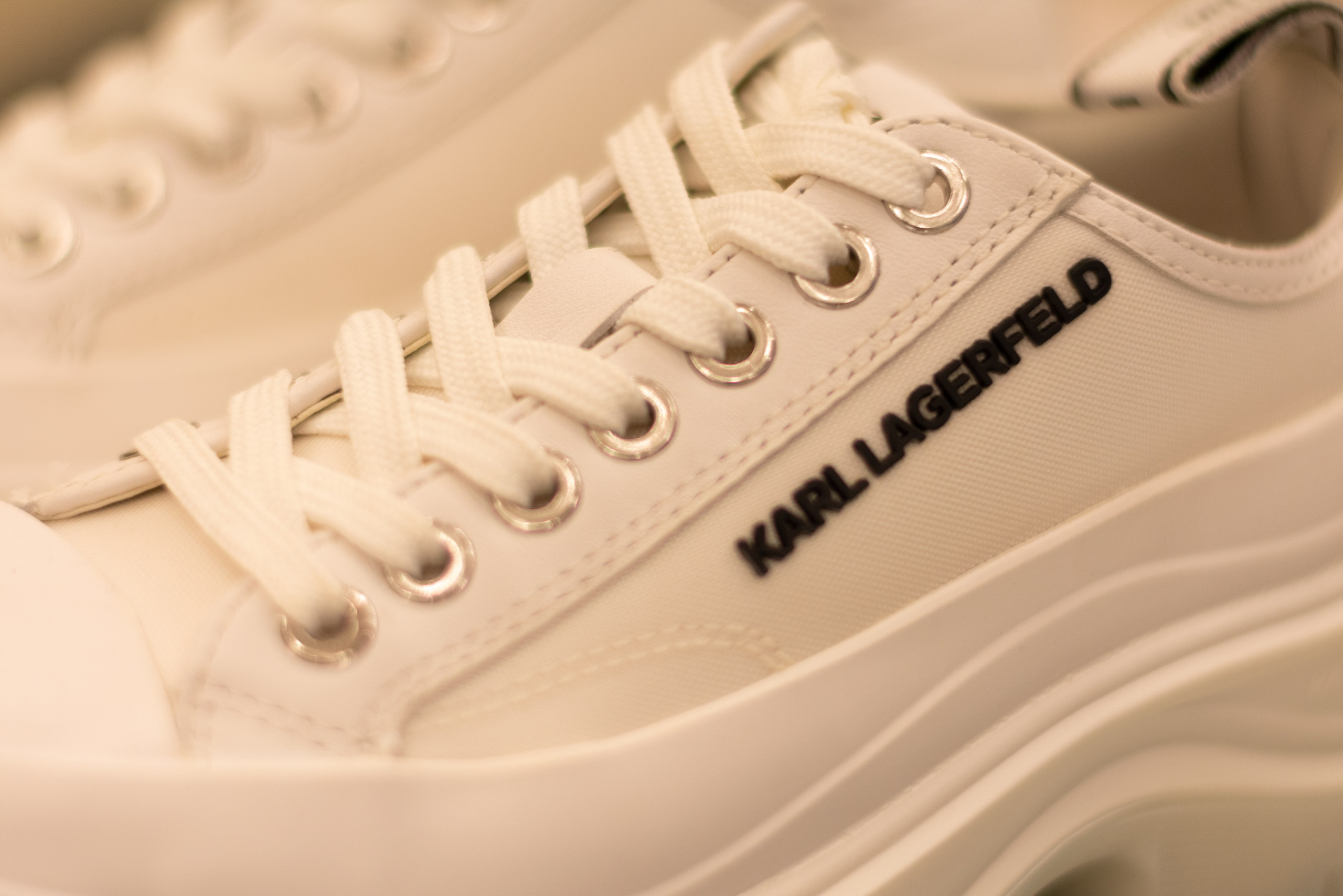 Для организаций. Предметная фотосессия для обувного магазина Capsula. Фотограф/видеограф Богдан Голованов