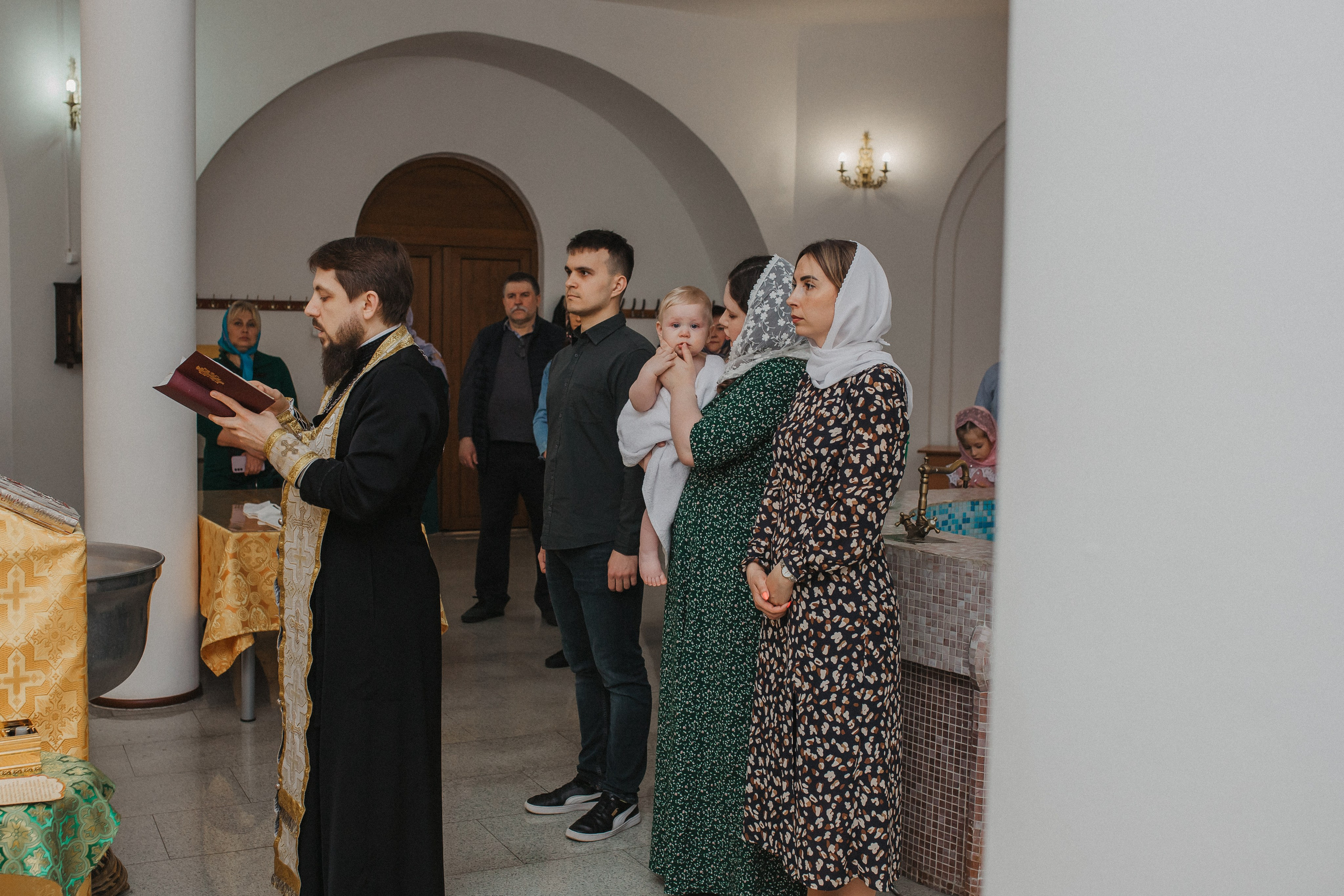 Крещение Матвей. Семейный и домашний фотограф в Москве и МО Королева Валерия