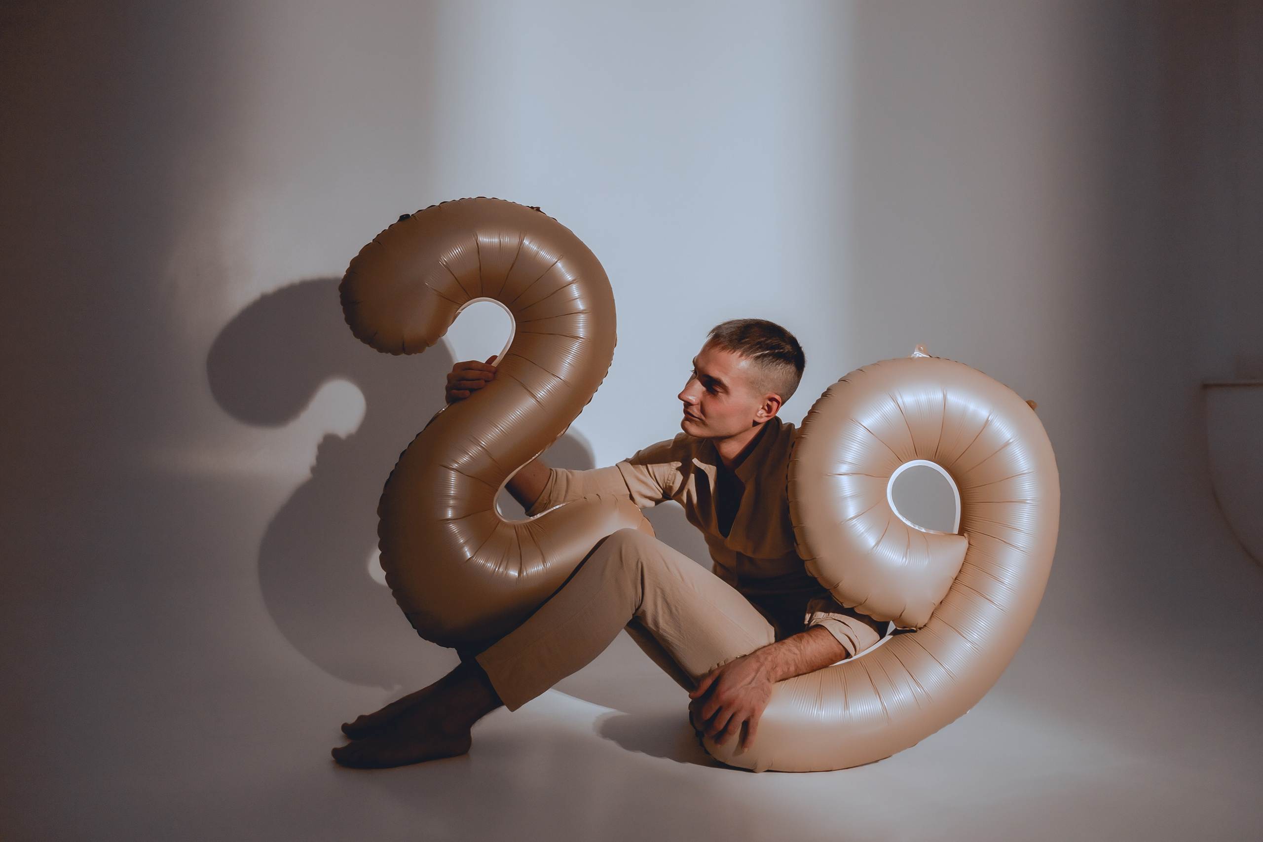 Евгений. Фото в неоне. Фотограф Регина Крикунова г. Красноярск