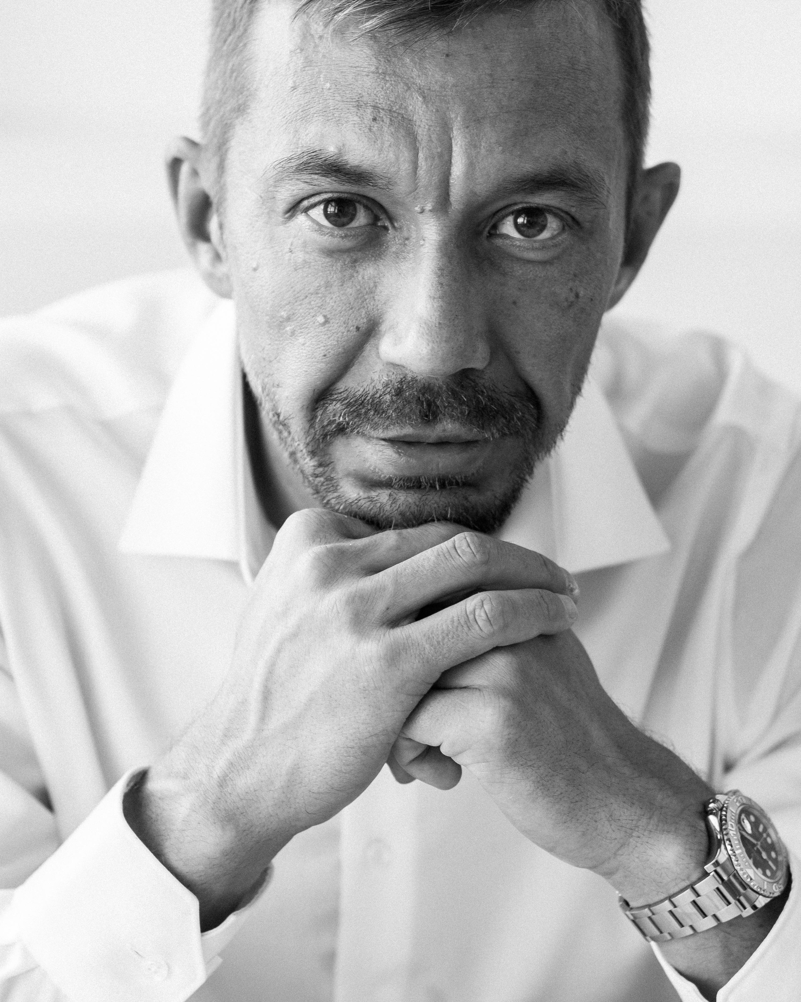 Мужской бизнес портрет в студии