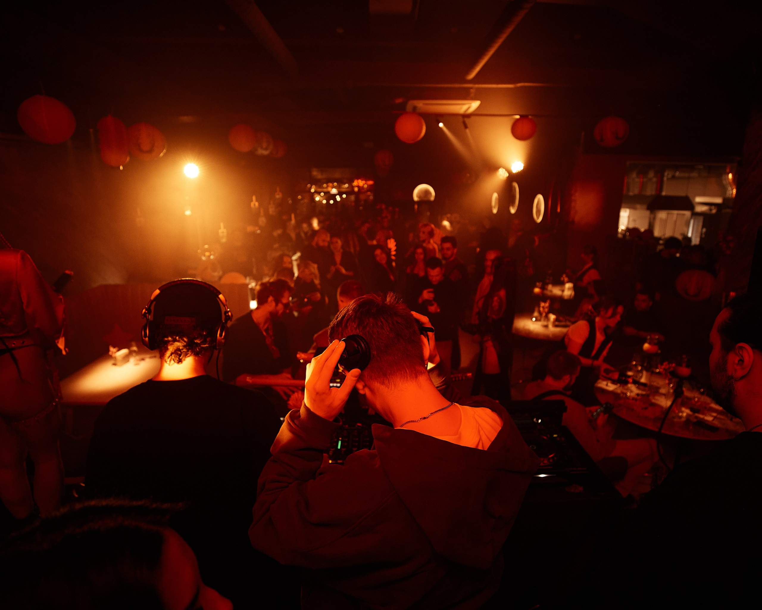 PLUS VIBE Party. Репортажный фотограф в Москве Дмитрий Масленников