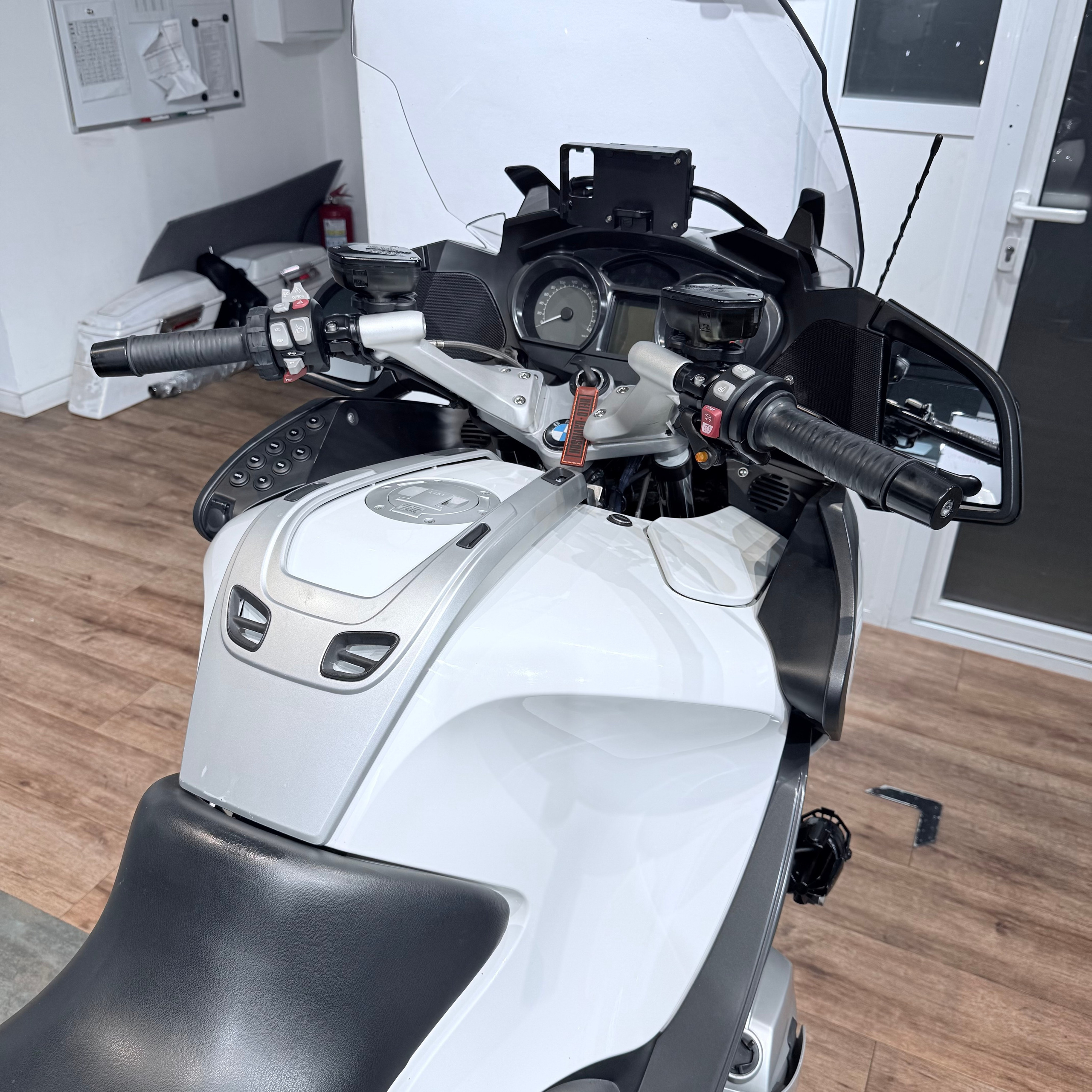 2011 ВМW R1200RТ Alpine White. Hello Davidson, Москва. Только хорошие мотоциклы…