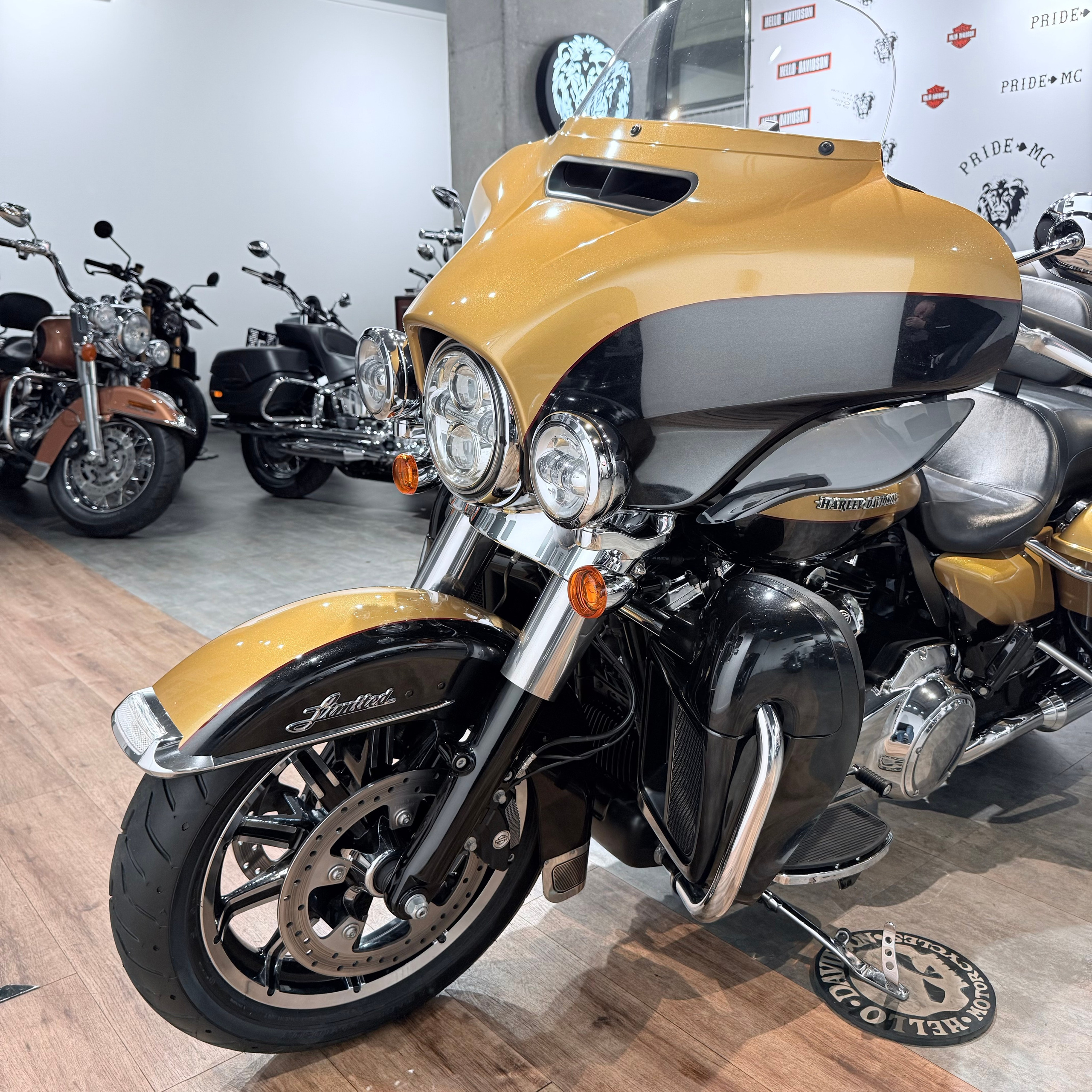 2017 Elеctra Glide Ultra Limited 107 Вlасk Hills Gold. Hello Davidson, Москва. Только хорошие мотоциклы…