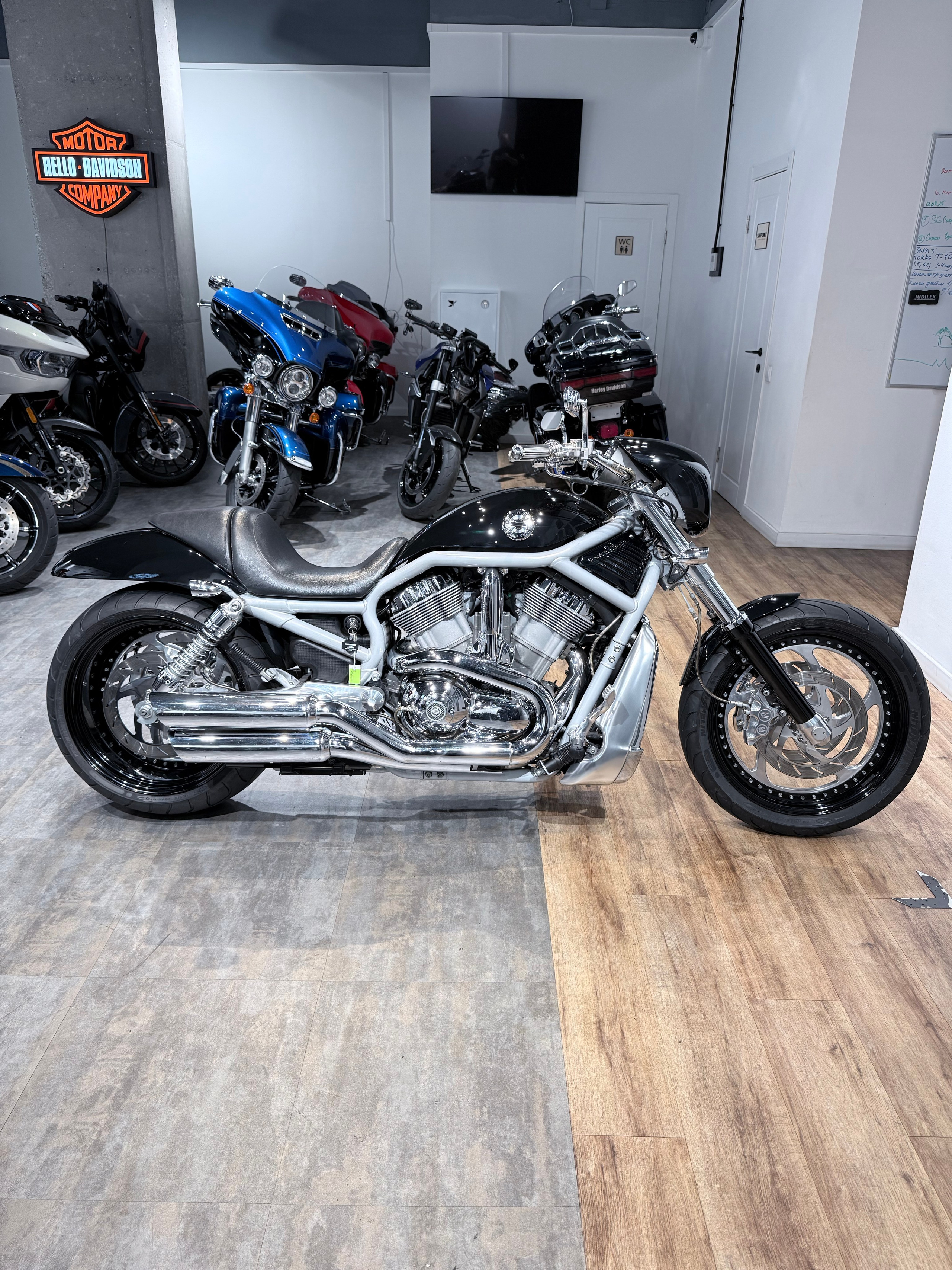 V-ROD 240 Rick's Edition. Hello Davidson, Москва. Только хорошие мотоциклы…