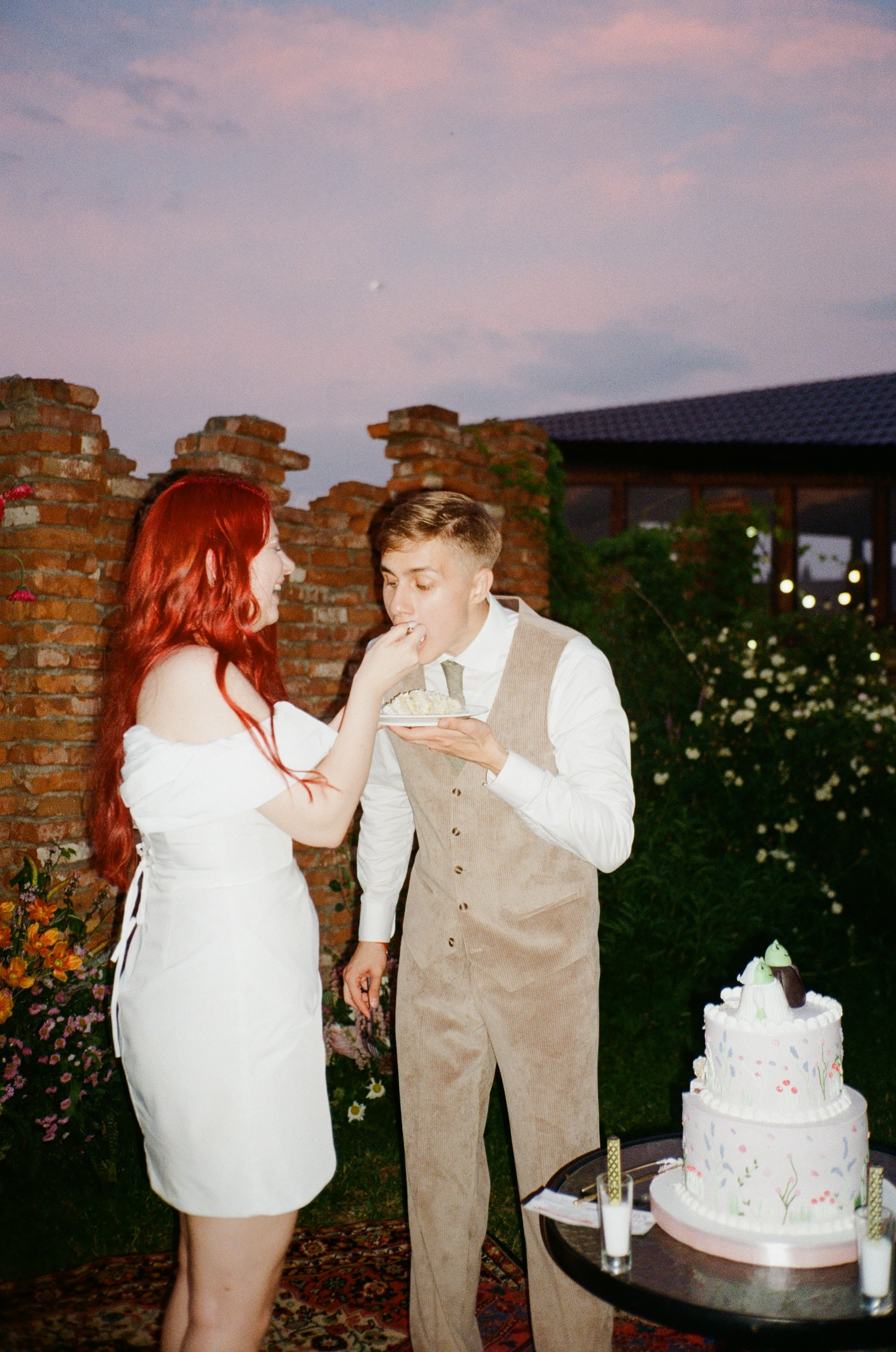 Пленка Роман и Анастасия. Свадебный и репортажный фотограф Элина Козырьянова