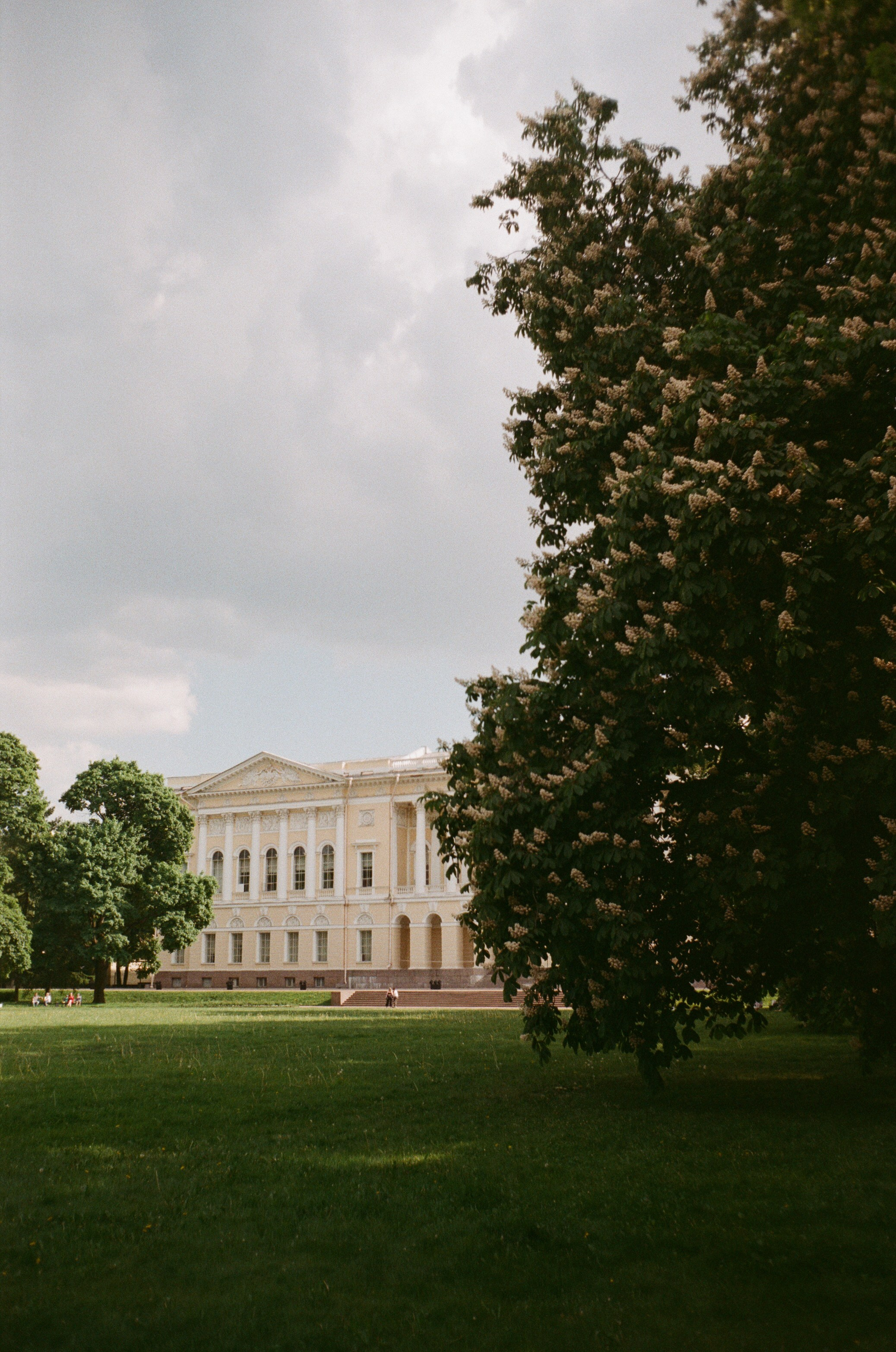 Прогулка по Питеру после отраслевой конференции / Minox 35GT