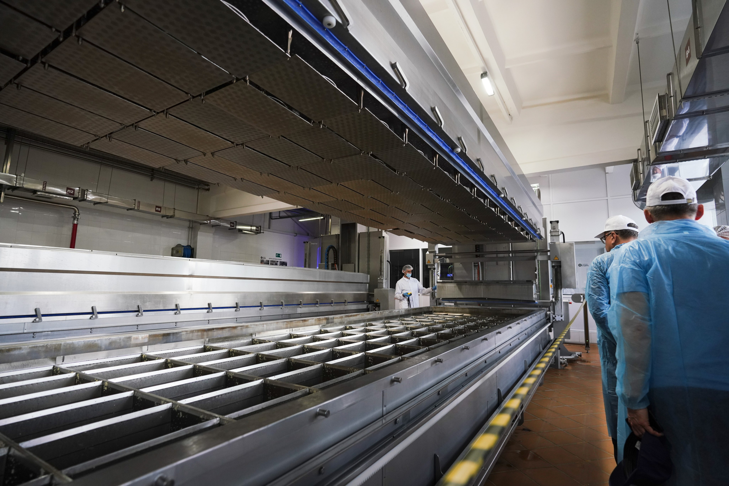 Съемка делегации на заводе Азбука сыра. Фотограф Казань