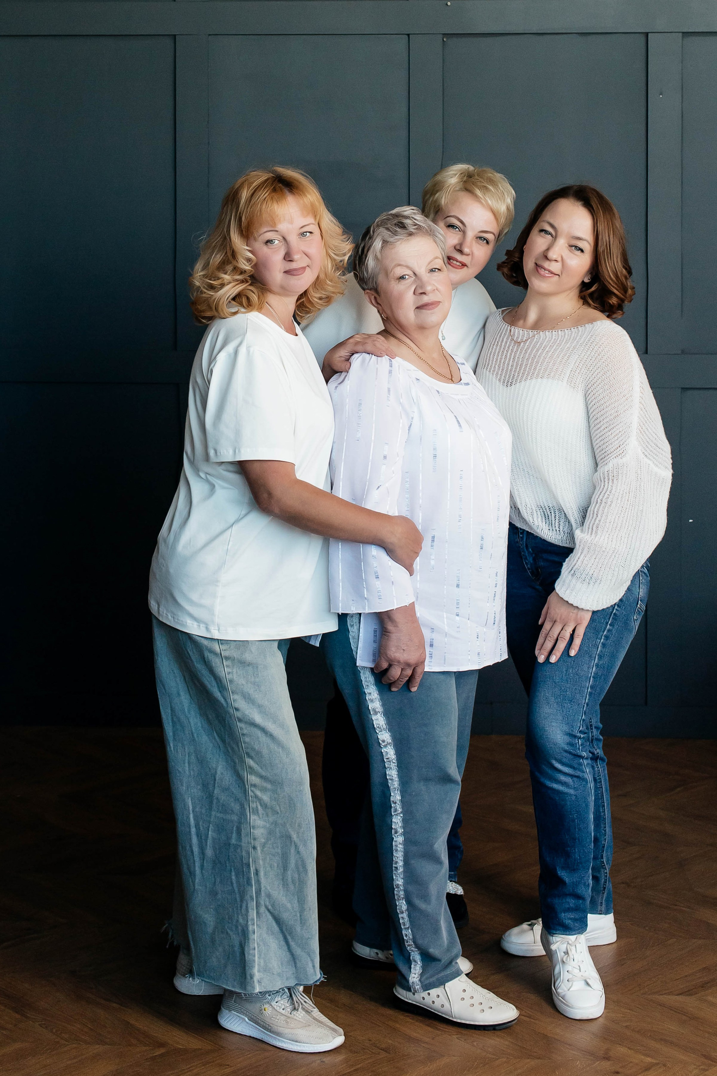 Семейная фотосессия Любовь и дочки. Женский фотограф в Оренбурге Ирина Заводчикова