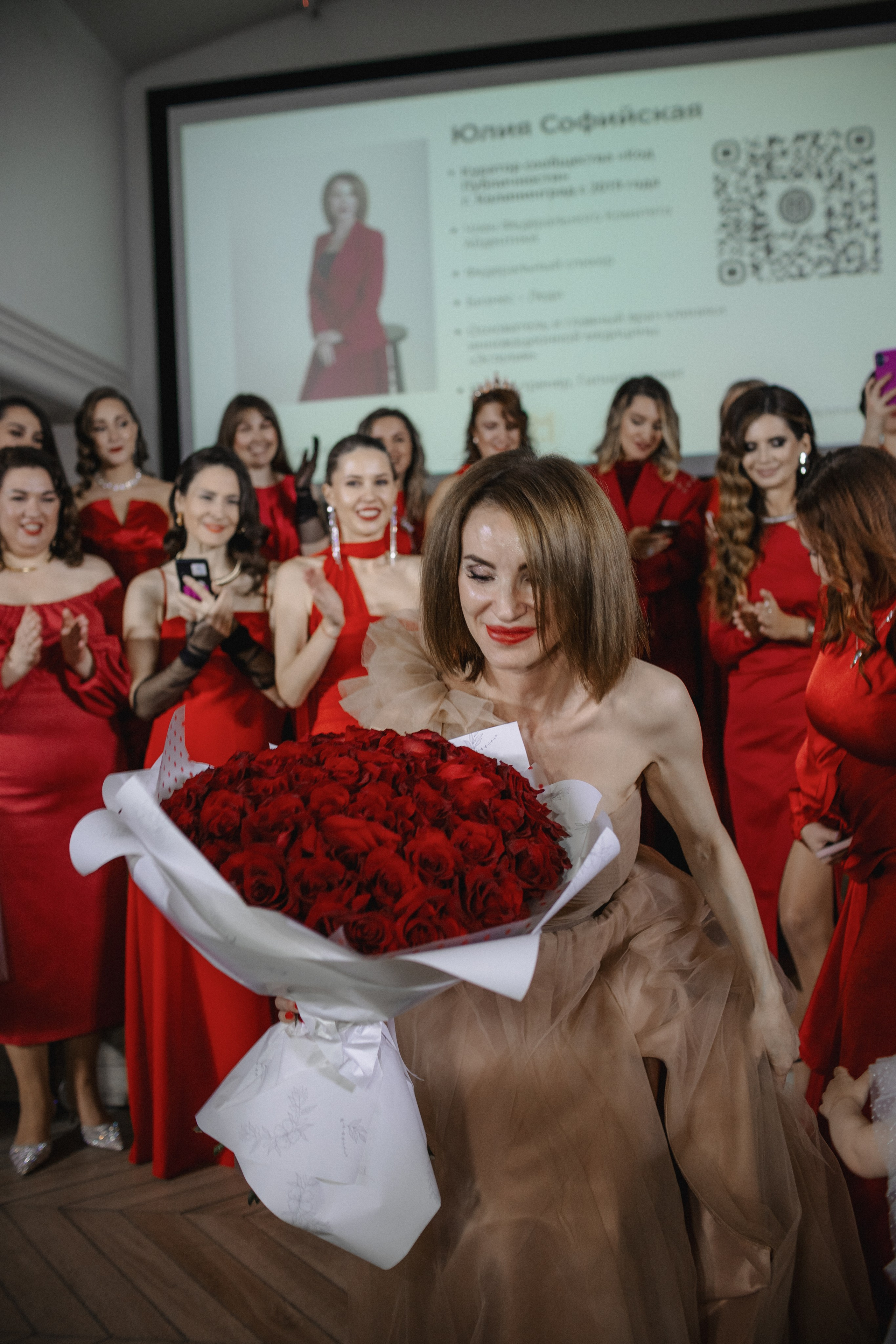 Бал-нетворкинг «Ход Королевы» от сообщества «Код Публичности» (декабрь 2025, Калининград). Женский и семейный фотограф в Калининграде Надежда Подлипинская