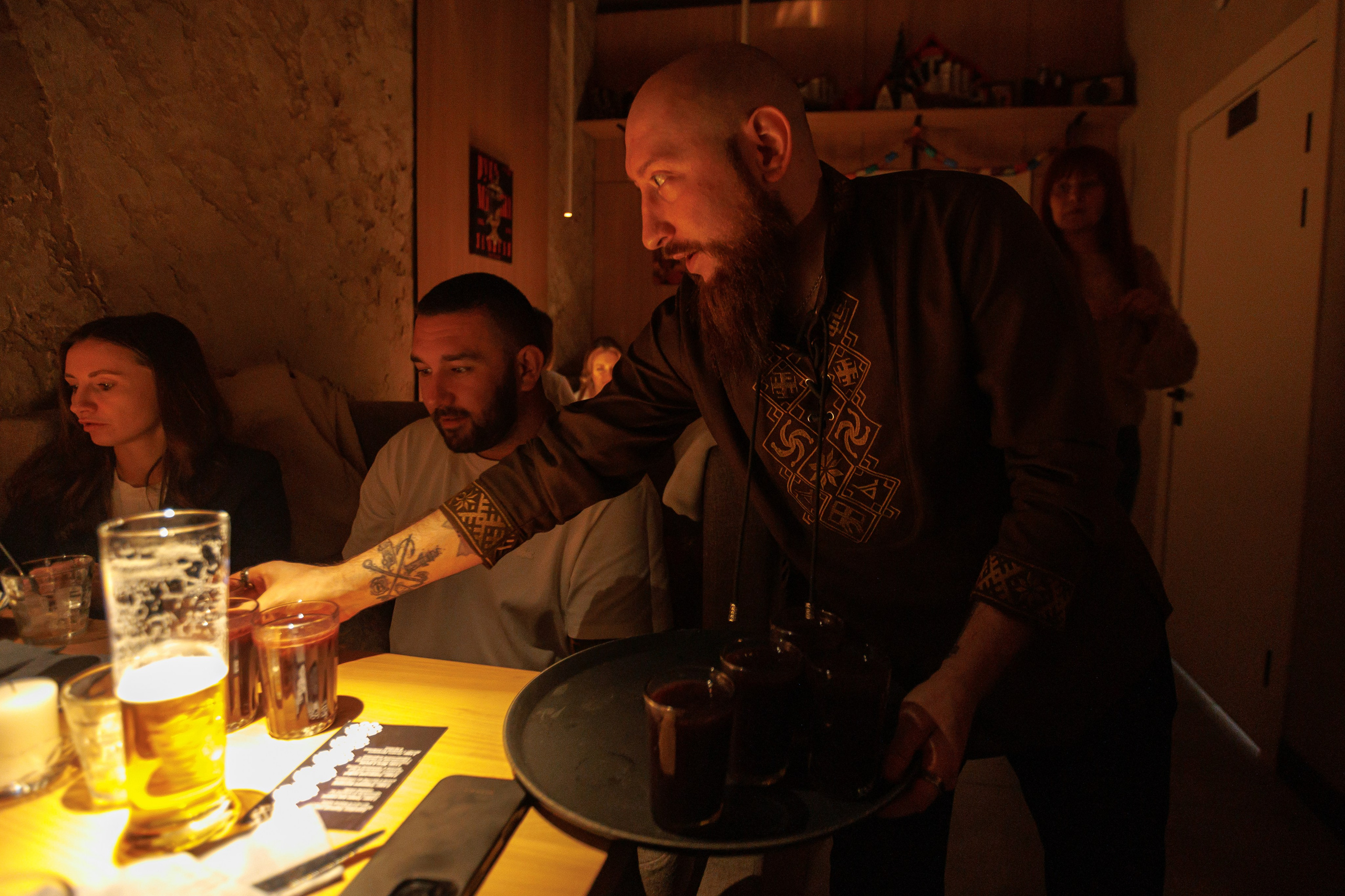 Гастроужин Поселенцы в гостях у Самозванцев