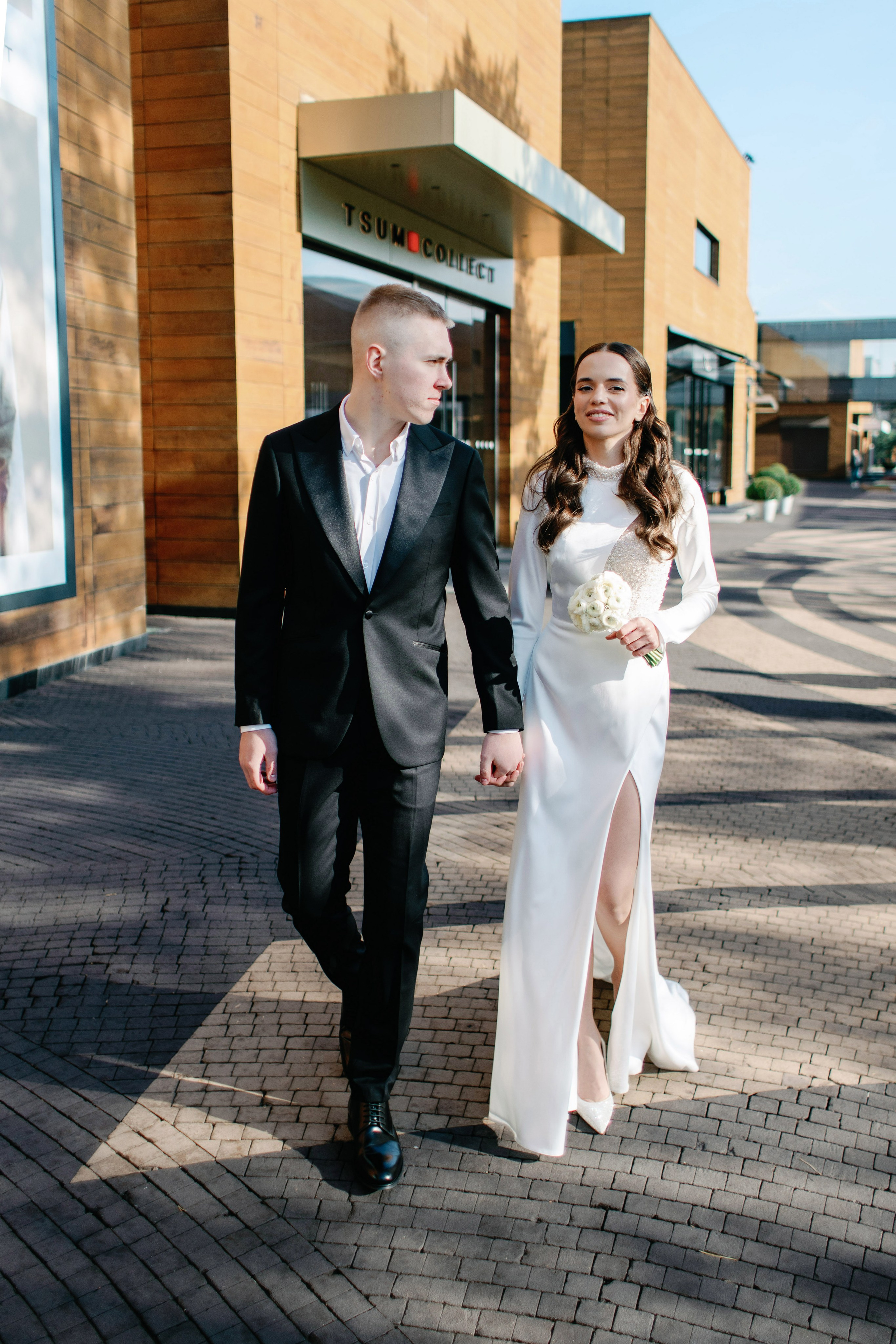 Свадьба для двоих в Москве, фотосессия на крыше, сборы, прогулка в Barvikha Luxury Village