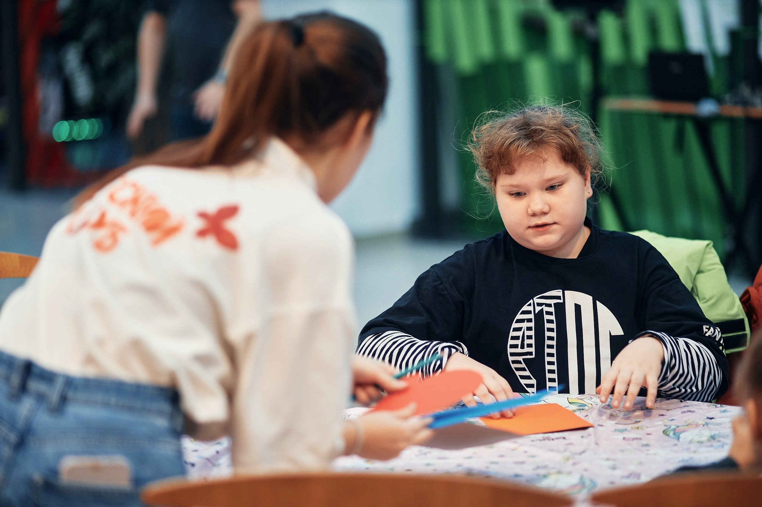 Детский новогодний праздник в ТЦ Июнь. Семейный и репортажной фотограф в Красноярске и Москве Виктор Бабинцев