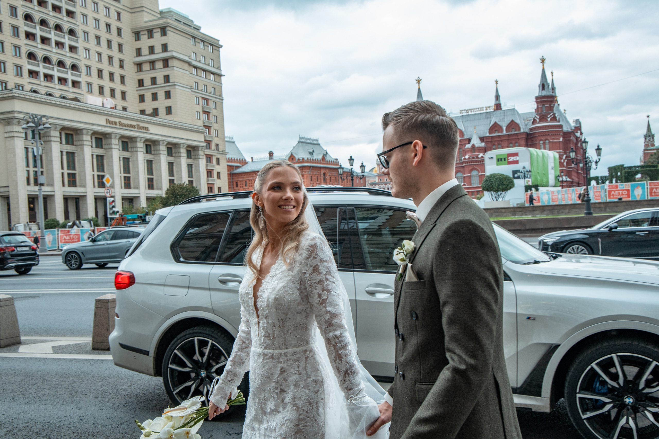 свадебная фотосессия в гостинице в центре Москвы