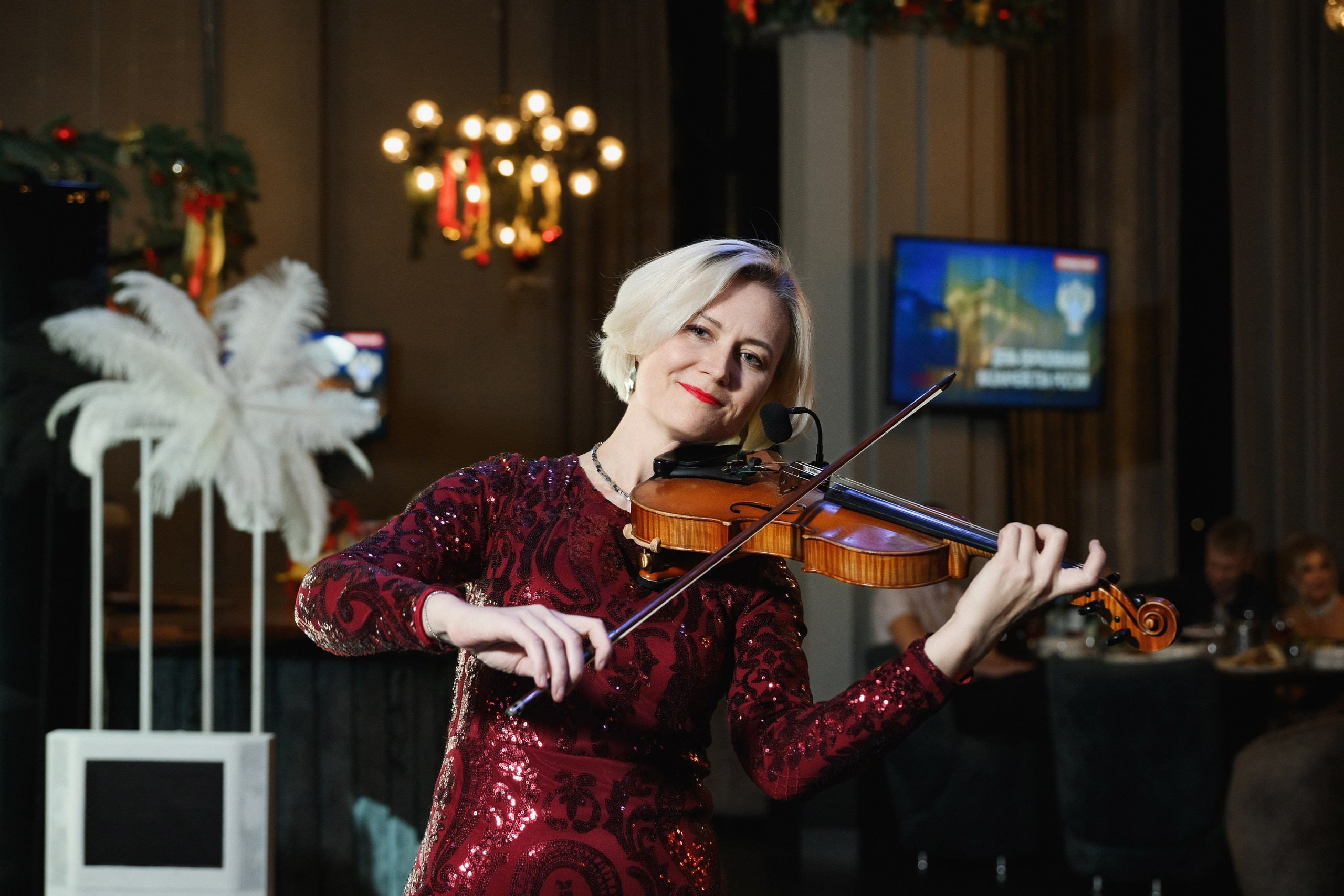 Профессиональная фотосъемка корпоратива в кафе в Петропавловске-Камчатском. Фотограф на корпоратив в кафе в Петропавловске-Камчатском запечатлеет живые эмоции и атмосферу праздника. Яркие и естественные фото с корпоративного мероприятия в кафе в Петропавловске-Камчатском. Цены и услуги на фотосъемку корпоратива в Петропавловске-Камчатском.