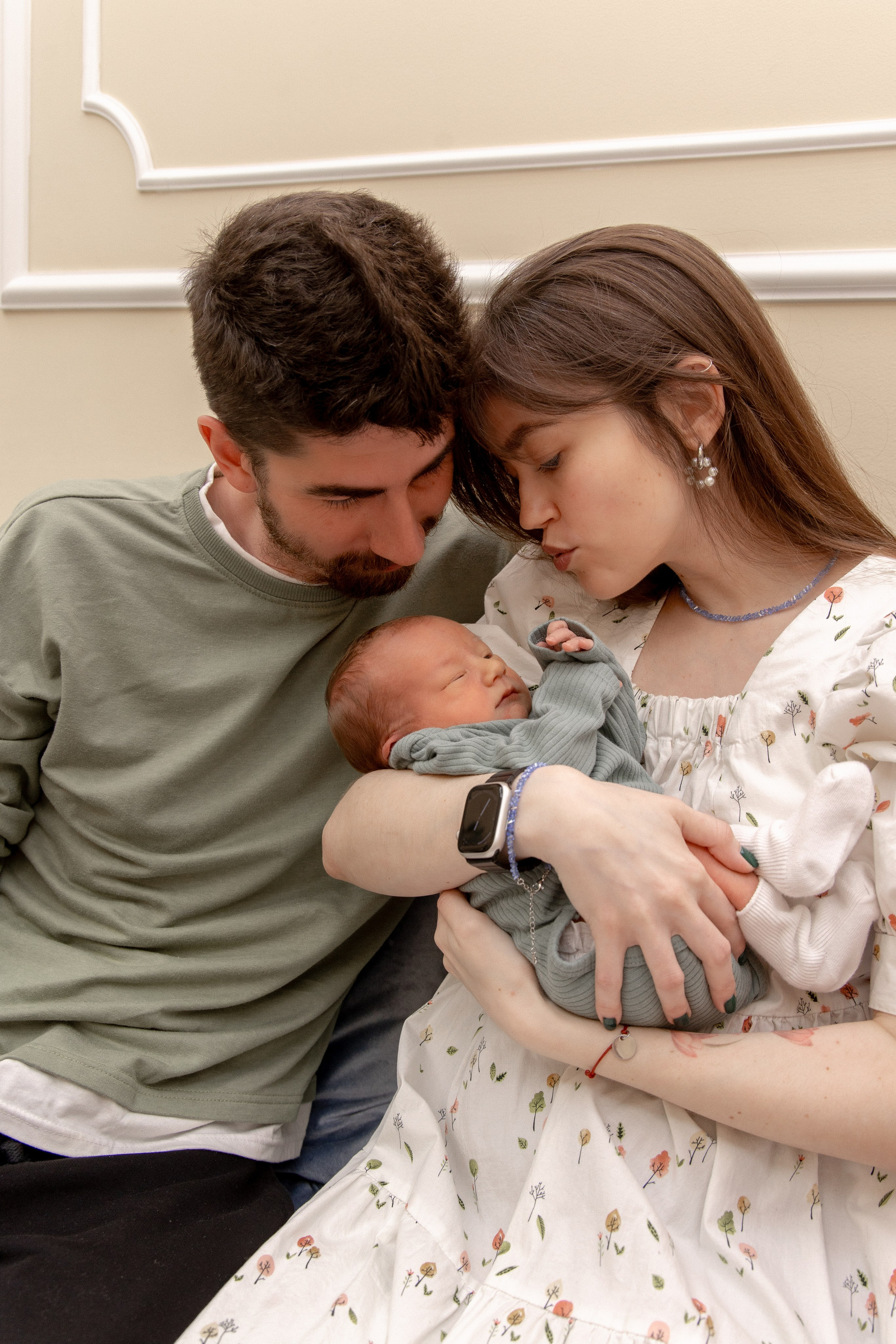 Долгожданная выписка. Фотослужба «Малютка» в Наро-Фоминском перинатальном центре — сохраняем главные мгновения семьи и создаём премиальные фотокниги