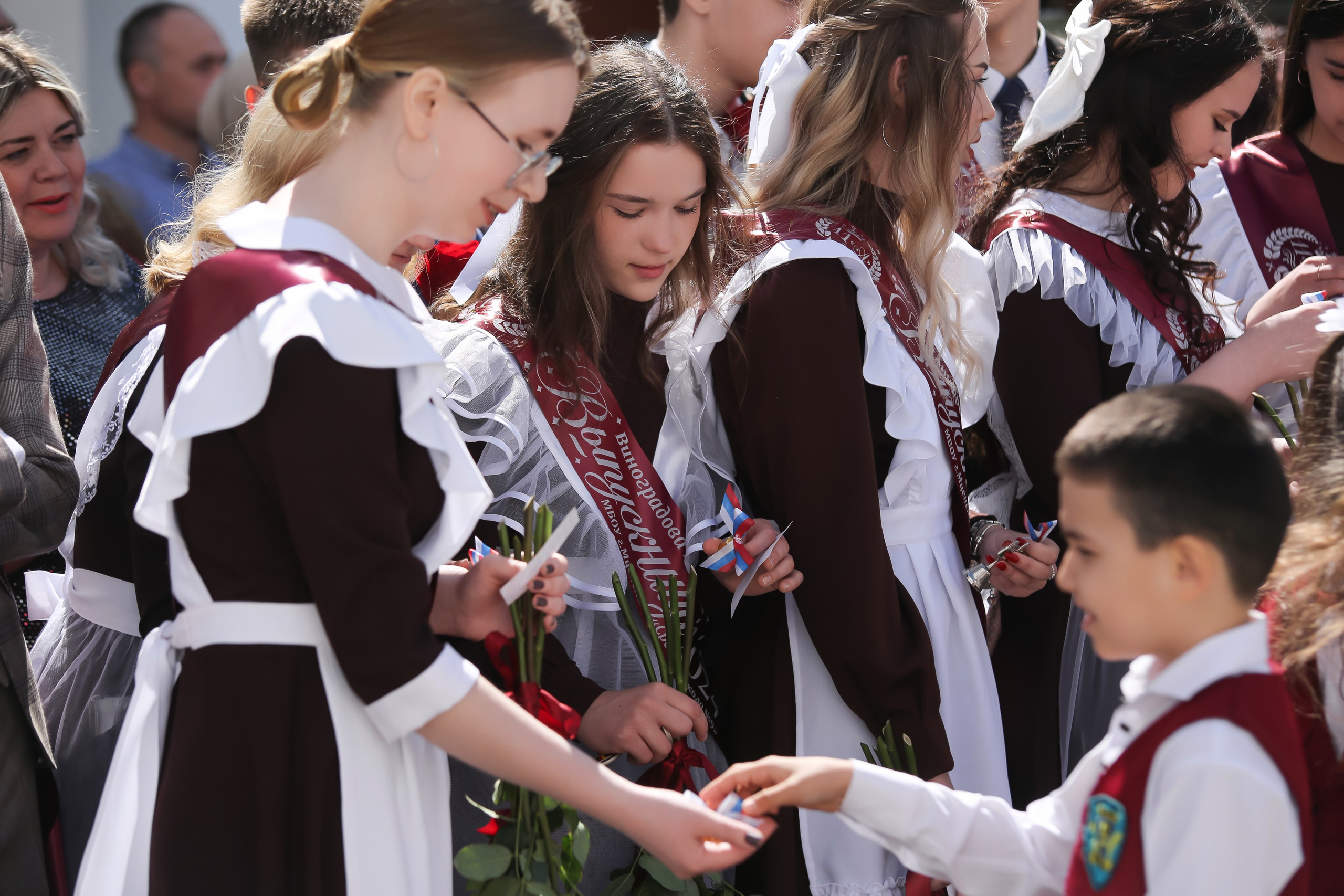 ЛИНЕЙКА «ПОСЛЕДНИЙ ЗВОНОК» 9 ШКОЛА 2024 г МЦЕНСК. ТВОЙ АЛЬБОМ / ТВОИ ПРАВИЛА