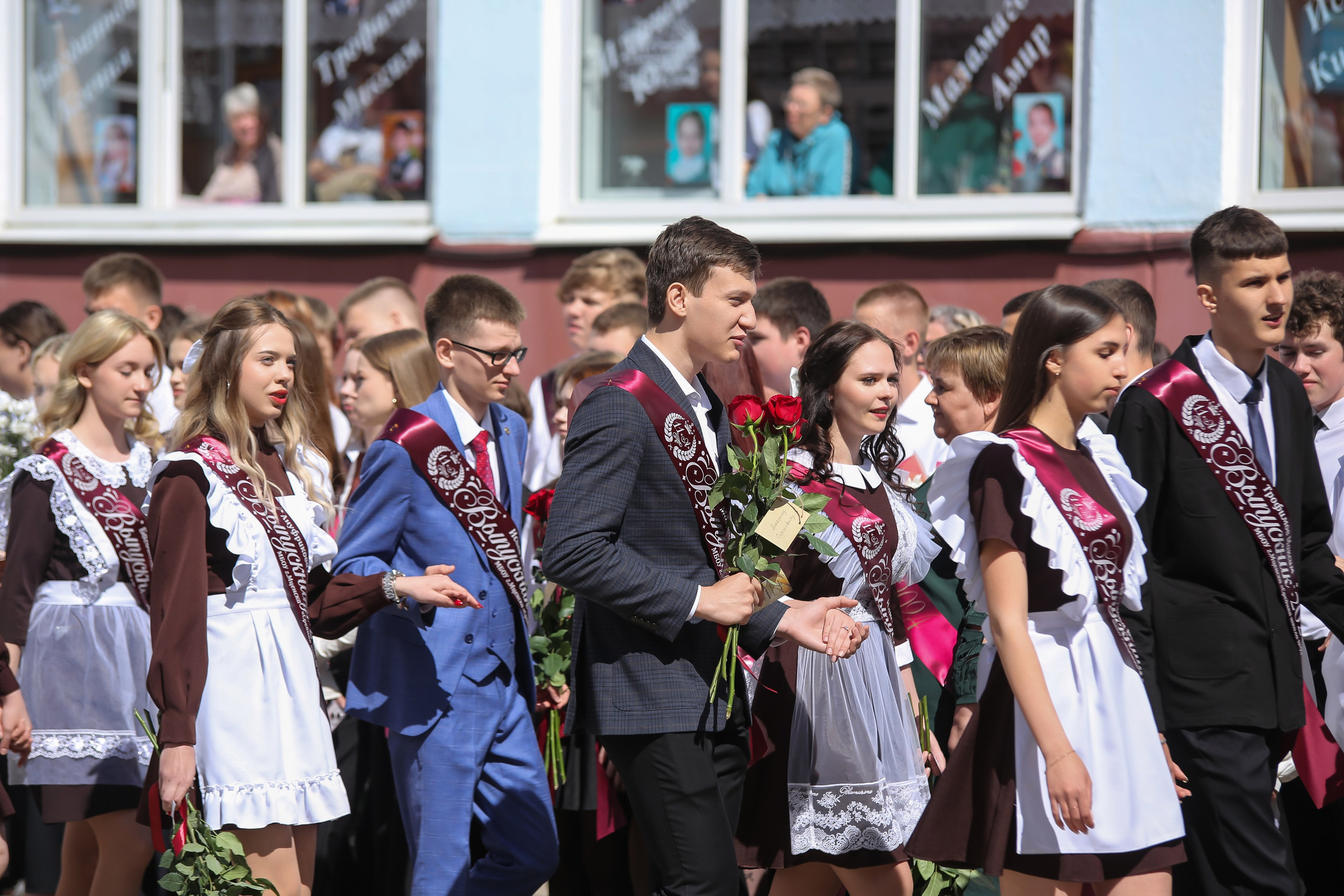 ЛИНЕЙКА «ПОСЛЕДНИЙ ЗВОНОК» 9 ШКОЛА 2024 г МЦЕНСК. ТВОЙ АЛЬБОМ / ТВОИ ПРАВИЛА