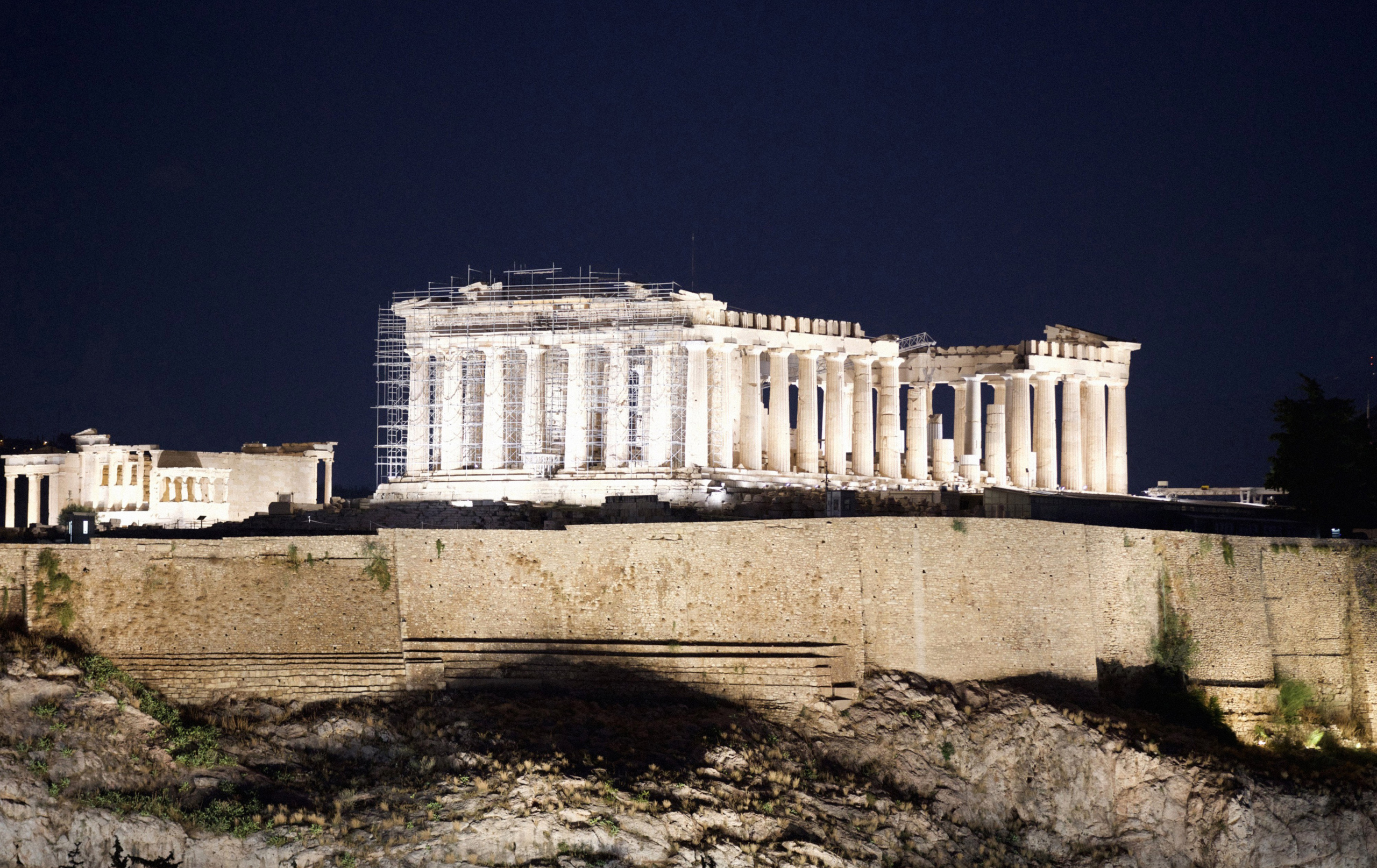 BEFORE/AFTER. ArtistSOS