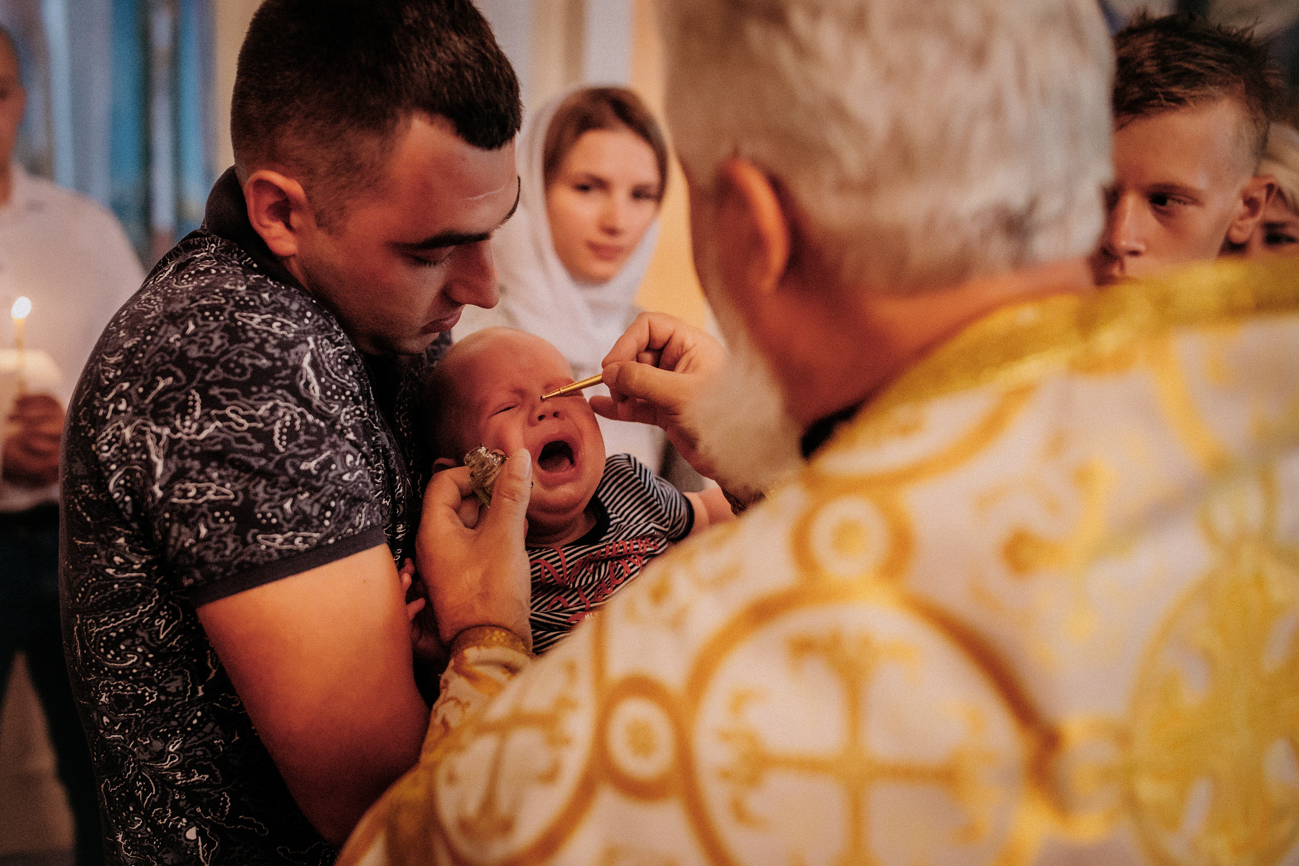 Крещение Тимофея. Свято-Никольский храм. г. Кизел. Семейный фотограф Анастасия Шайхутдинова