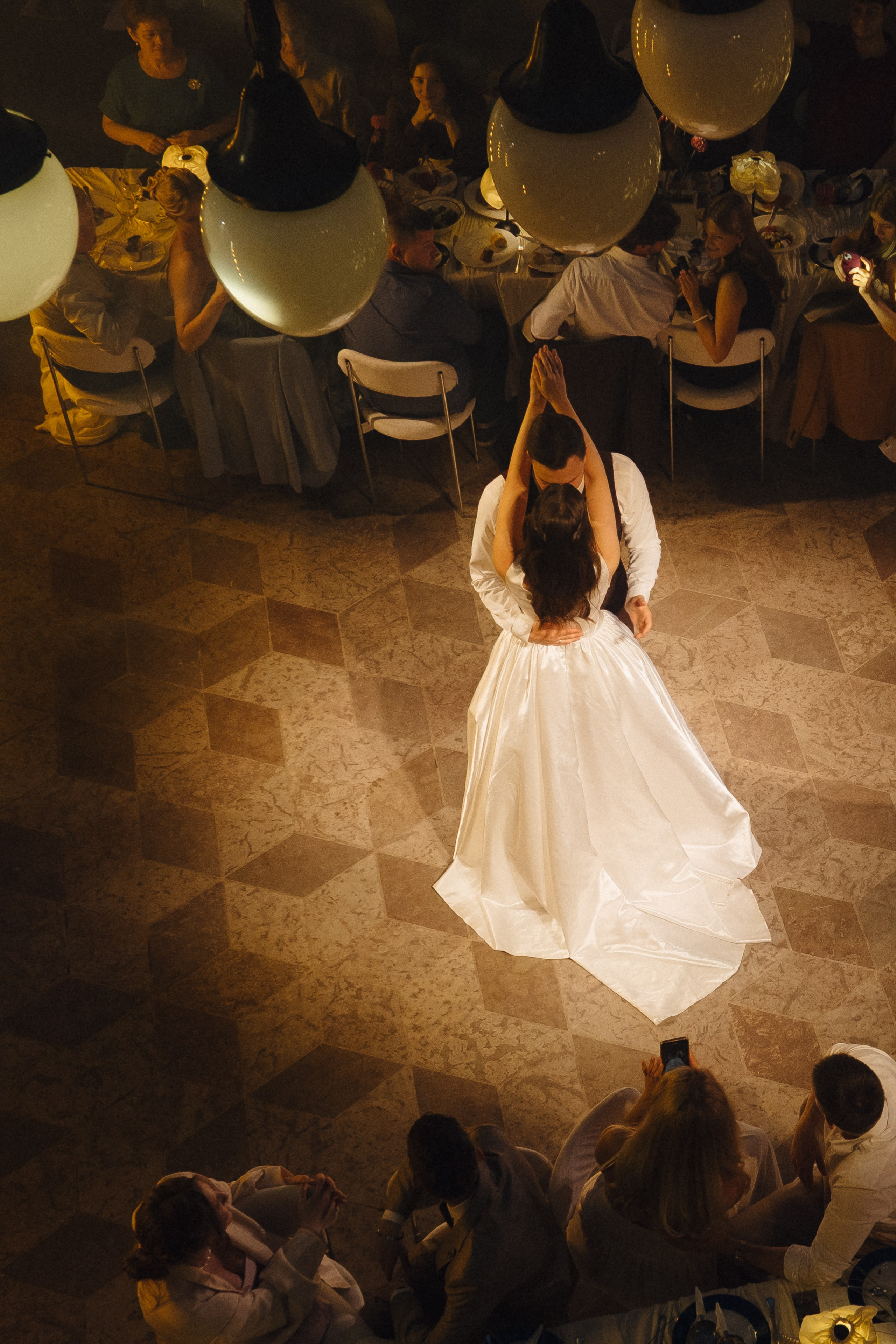 Свадьба в замке. Свадебный фотограф Таня Караисаева