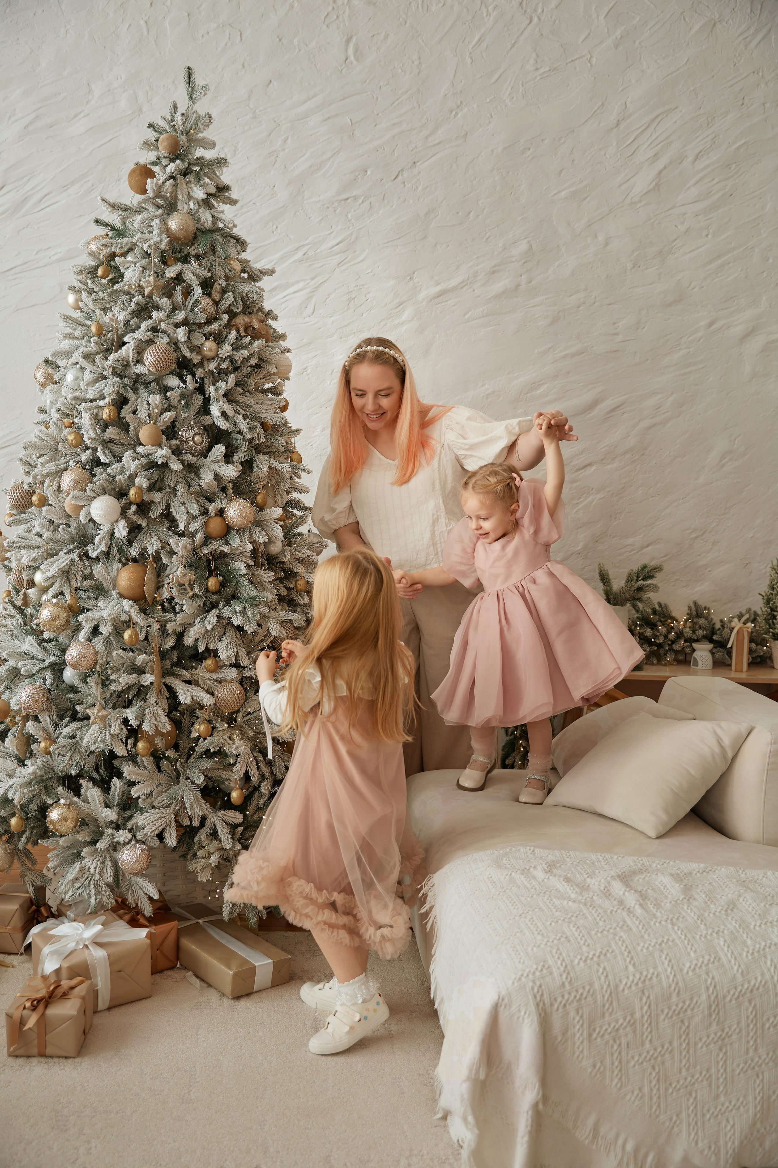 Полина с дочками. Фотограф женского портрета, беременности и материнства Харькова Елена