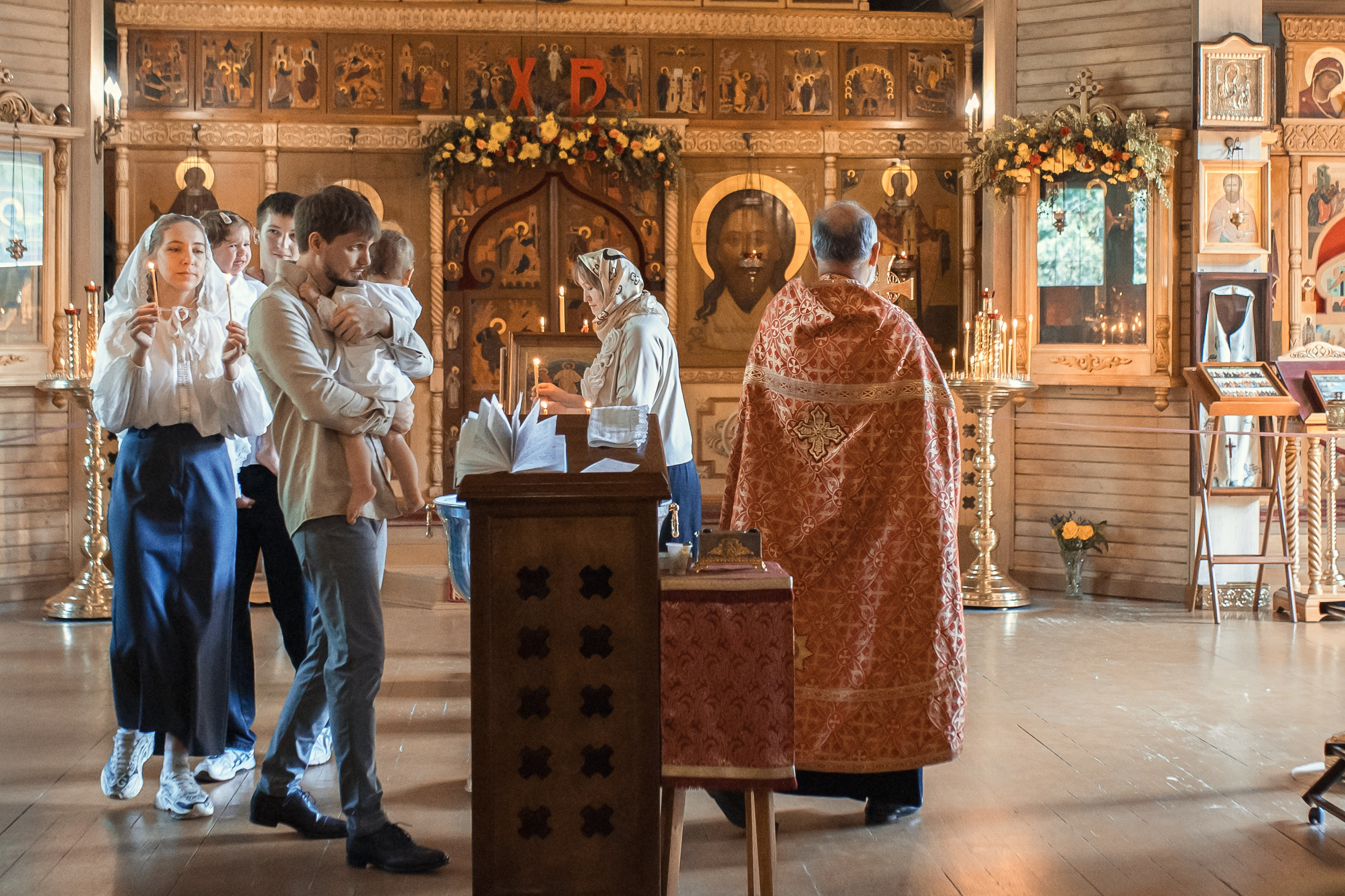 Крещение в Храме Святителя Николая у Соломенной сторожки. Профессиональный фотограф в Москве и Мо Мария Шантарёва