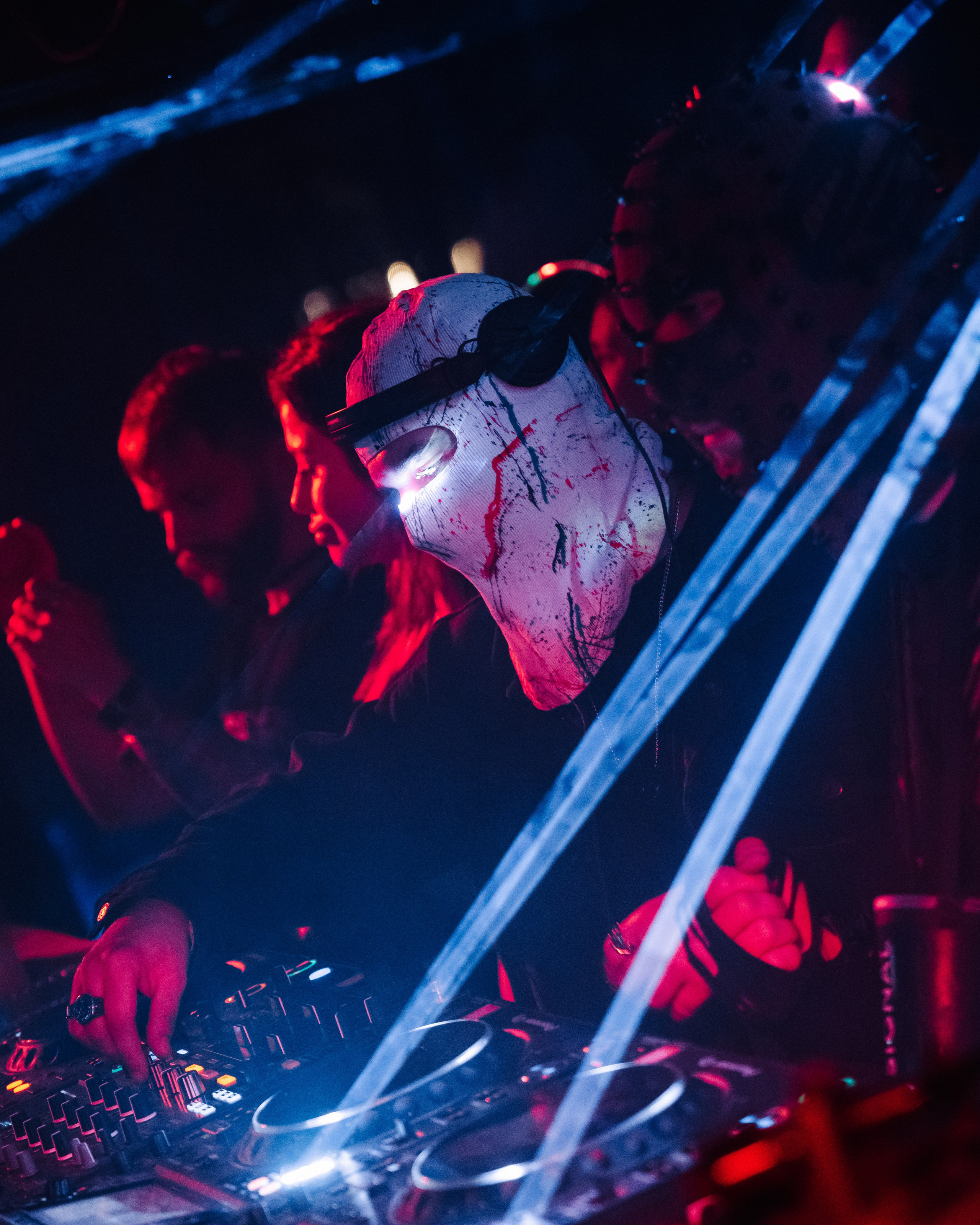 Signal 2024. @tomrus: Рустам Шагиморданов — фотограф